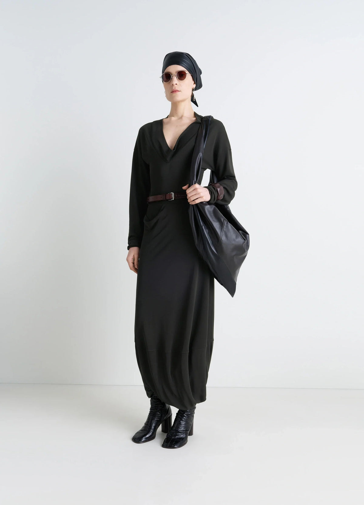 V-NECK DRESS