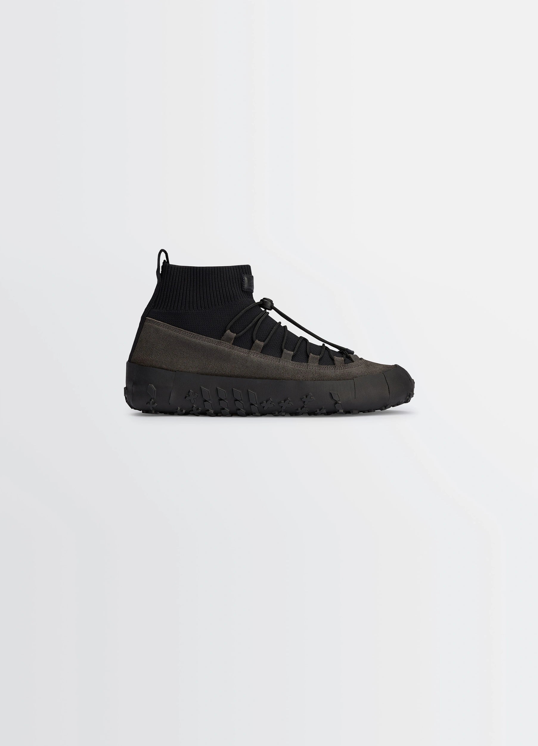 VIBRAM WRAP ON SNEAKERS
