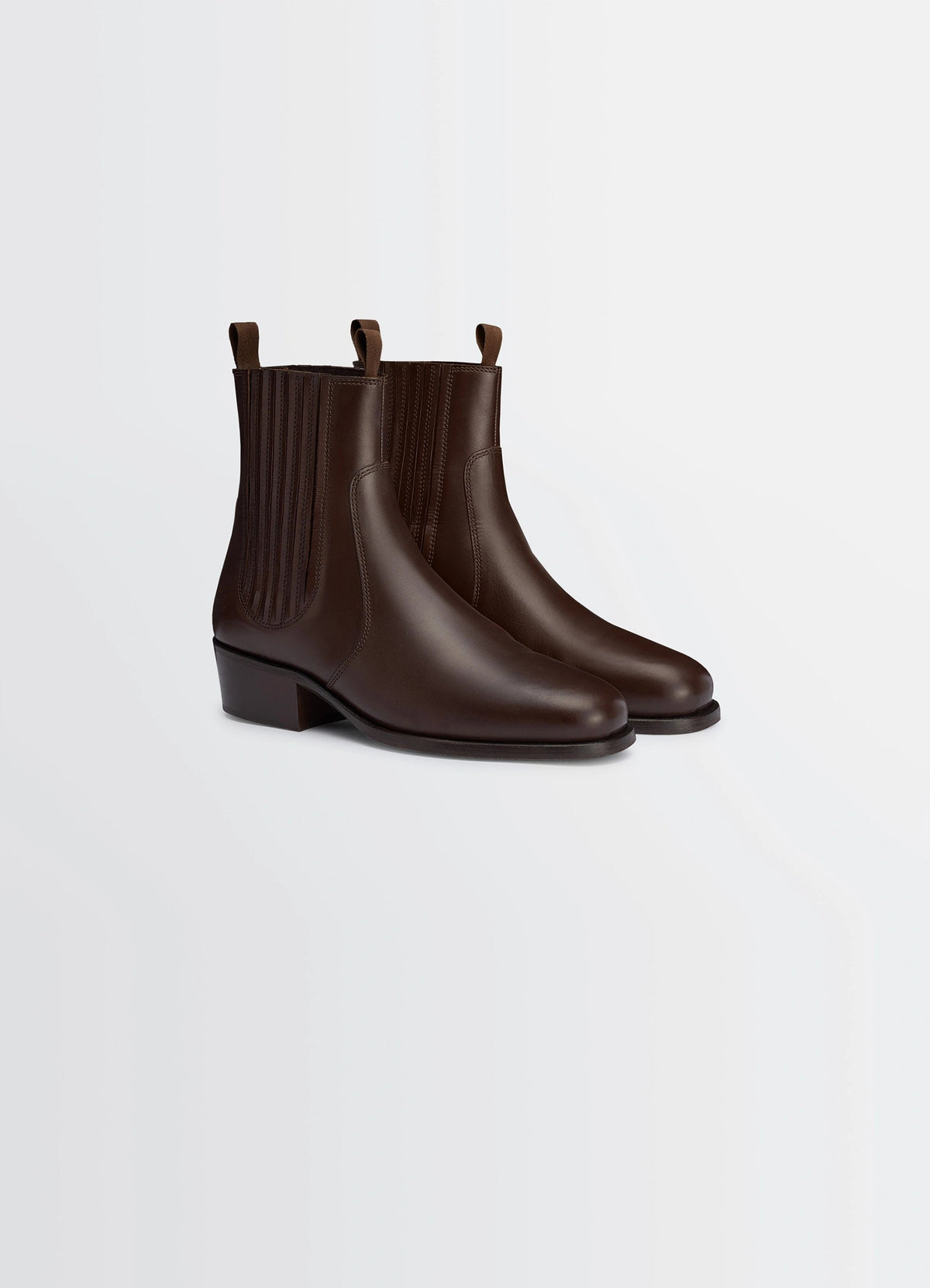 CHELSEA BOOTS