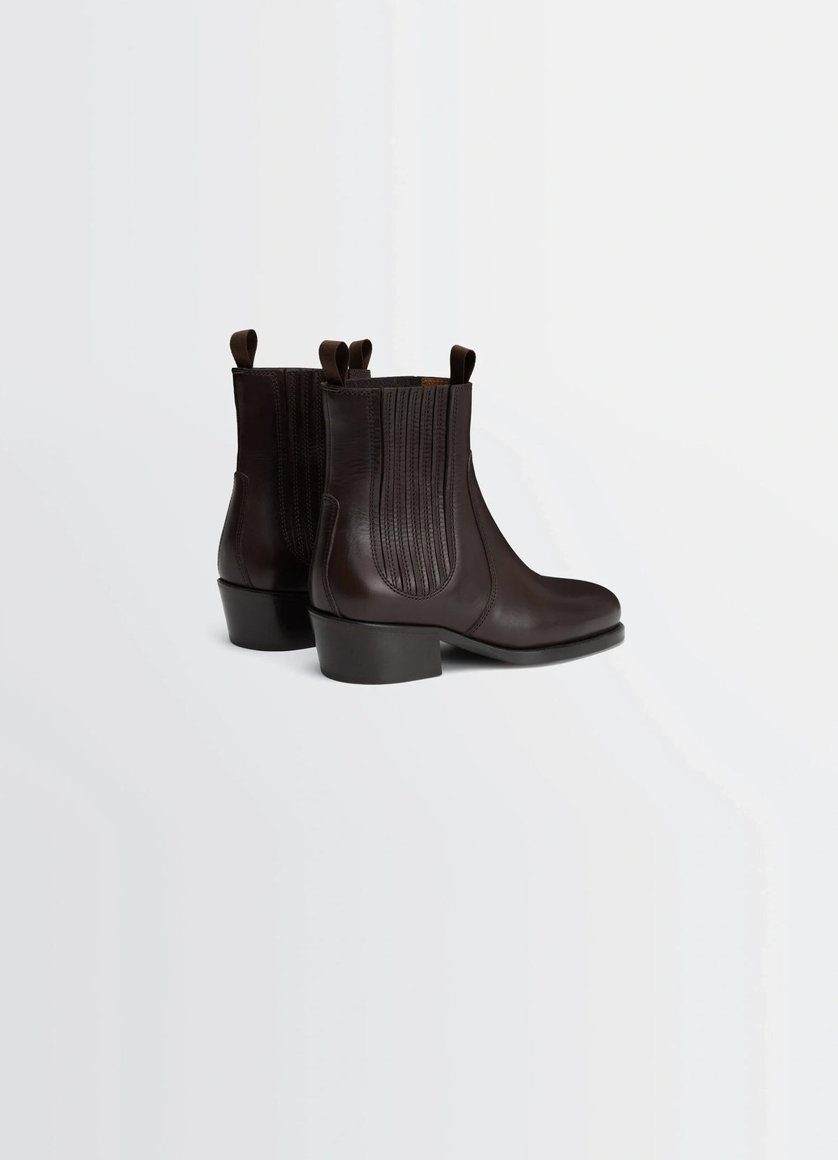 CHELSEA BOOTS