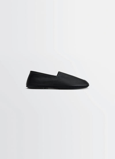 INDOOR SLIPPERS
