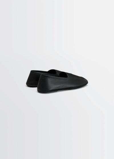 INDOOR SLIPPERS