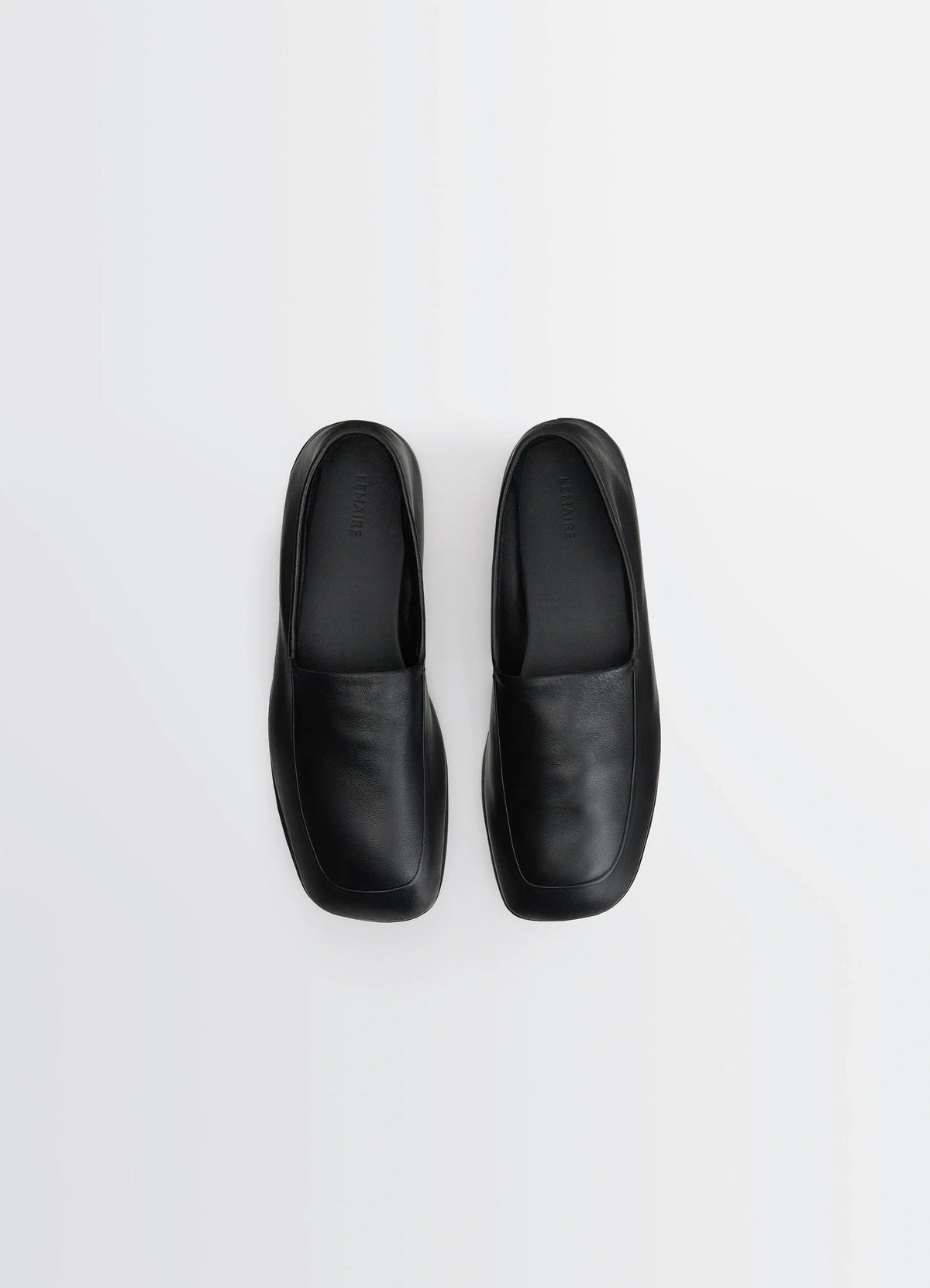 INDOOR SLIPPERS
