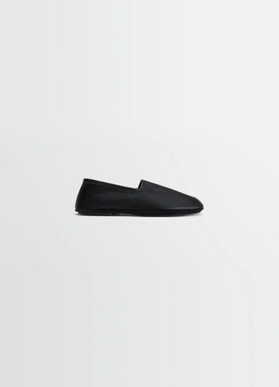 INDOOR SLIPPERS