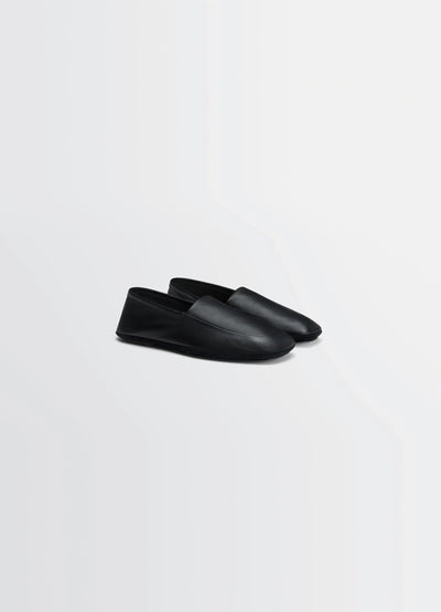 INDOOR SLIPPERS