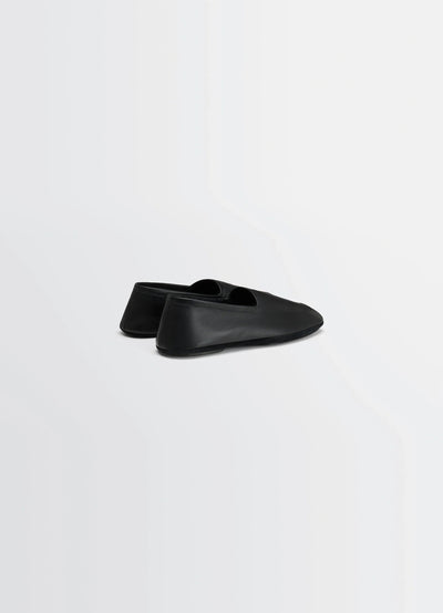INDOOR SLIPPERS