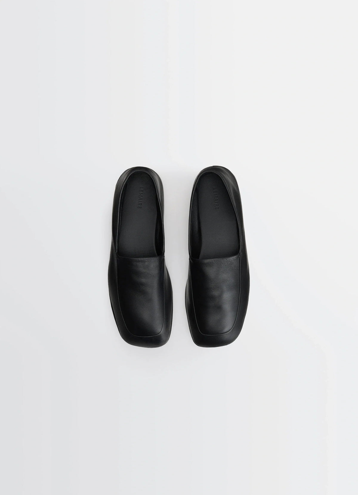 INDOOR SLIPPERS