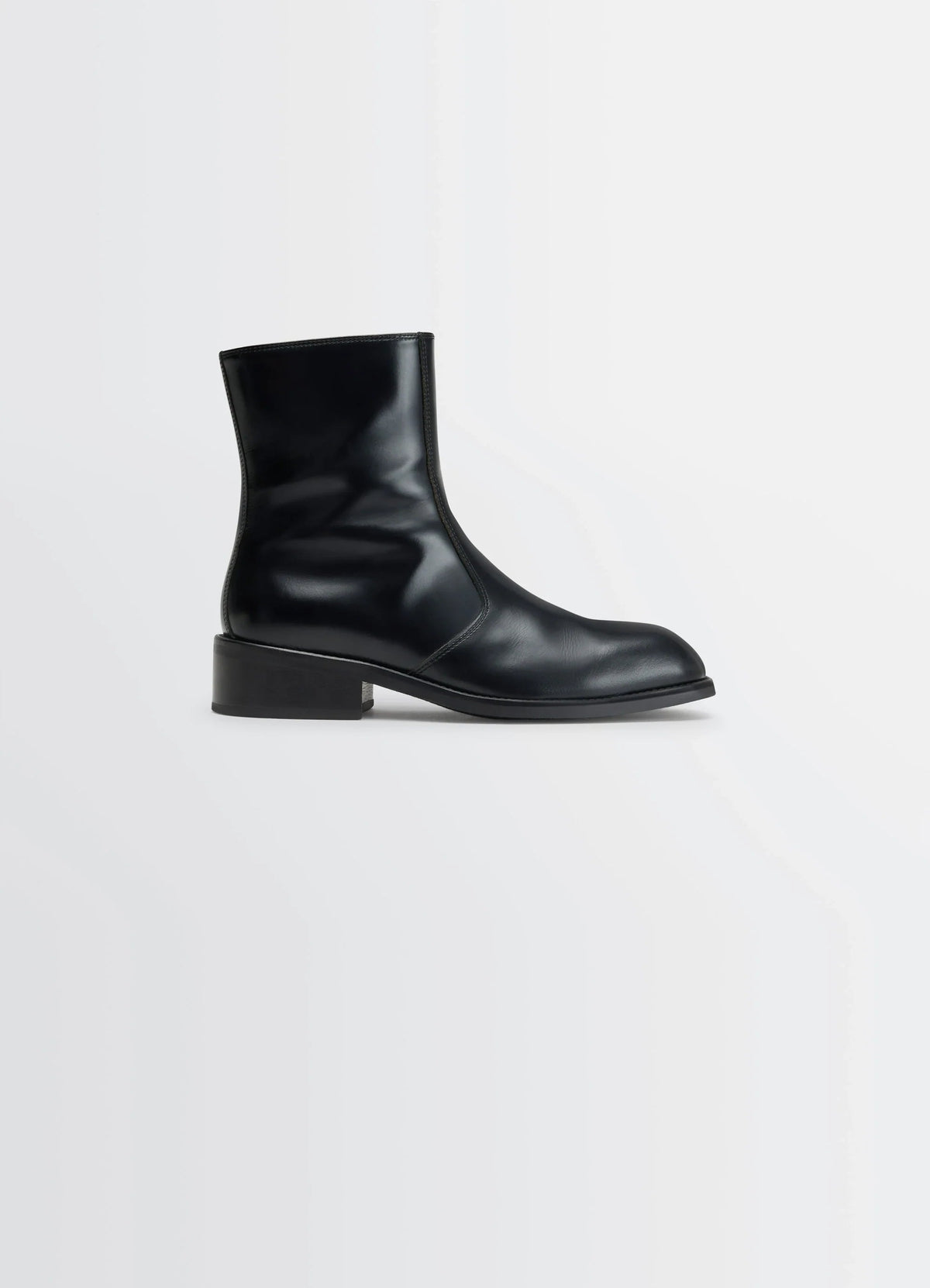 ZIPPED BOOTS