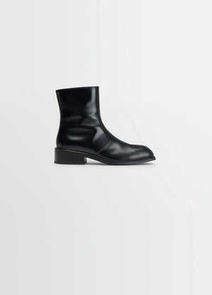 ZIPPED BOOTS