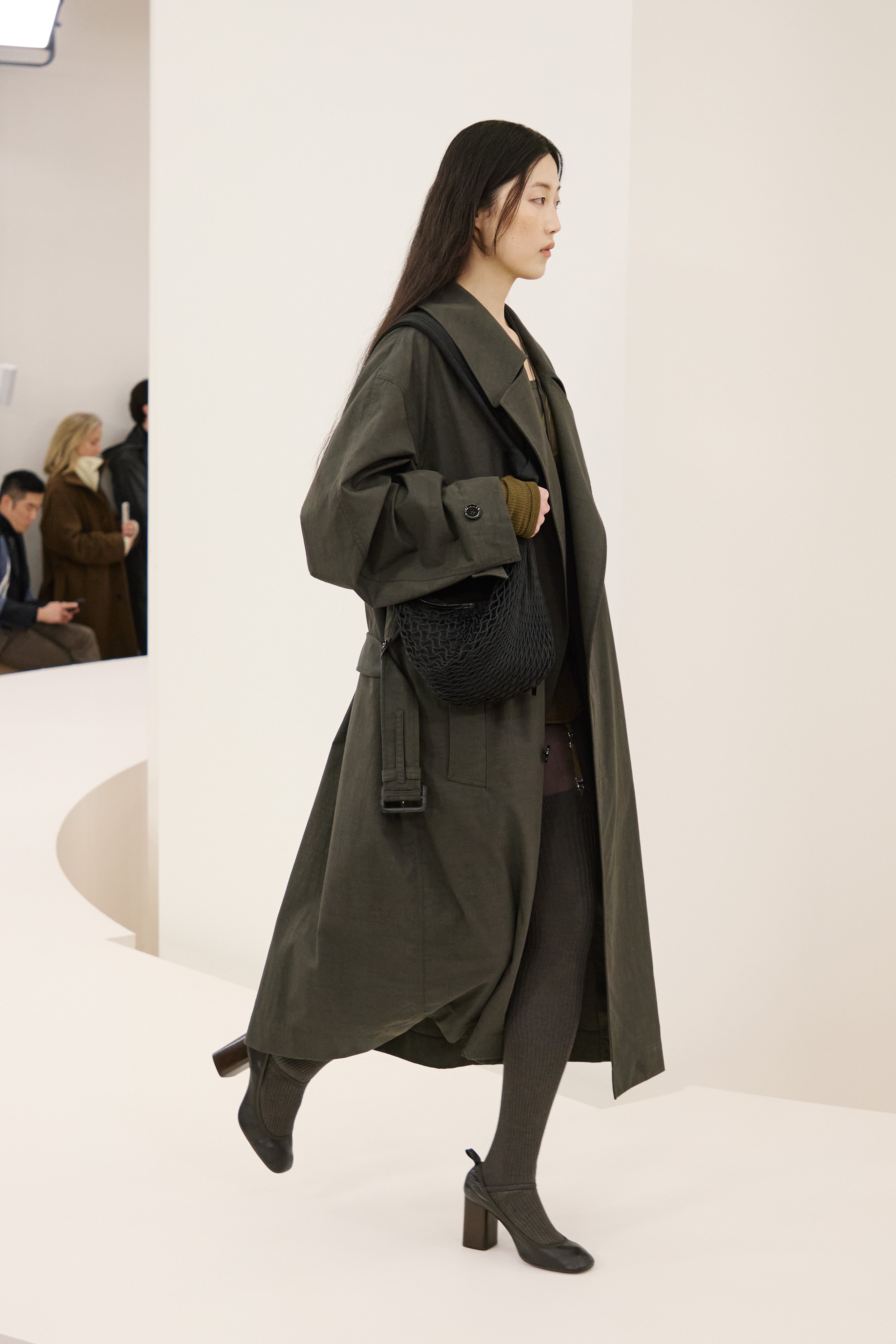 LOOK 2