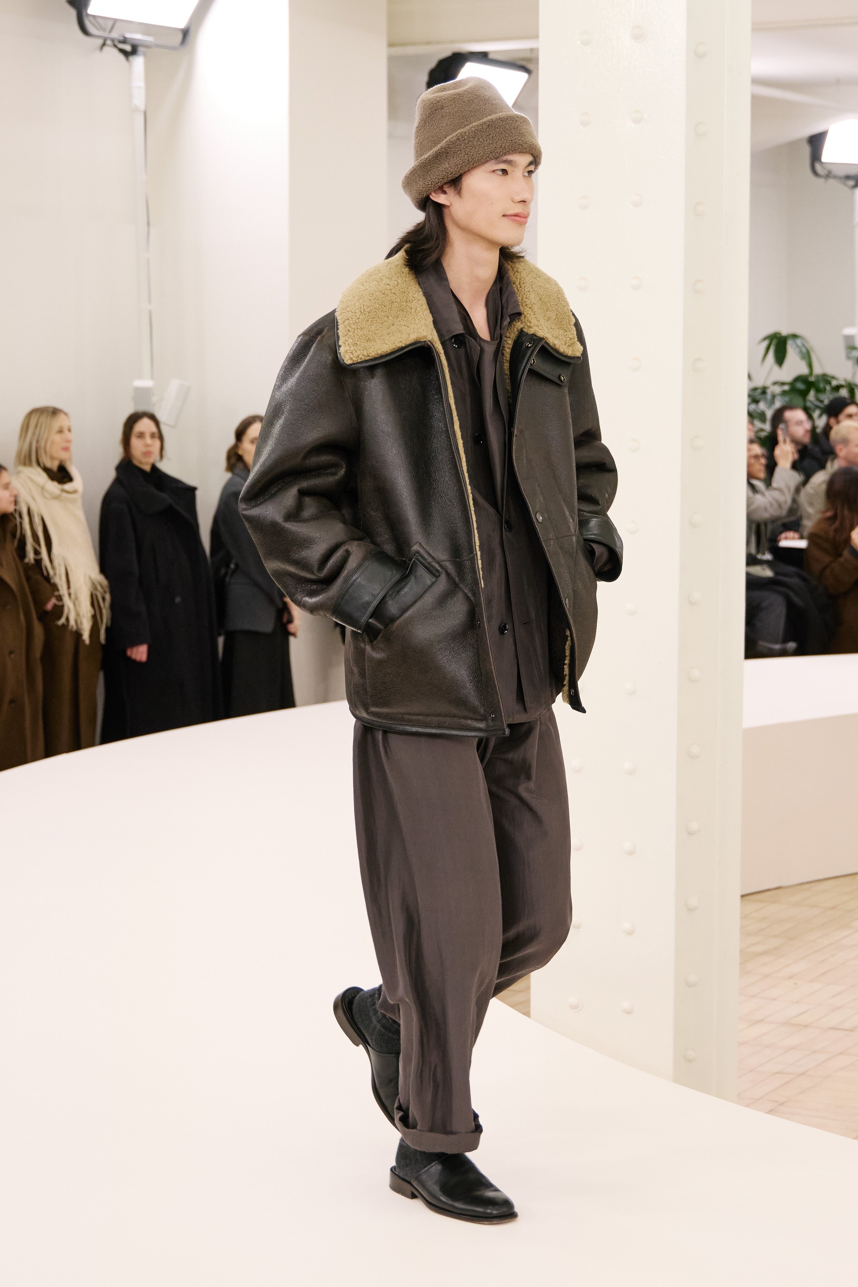 LOOK 5