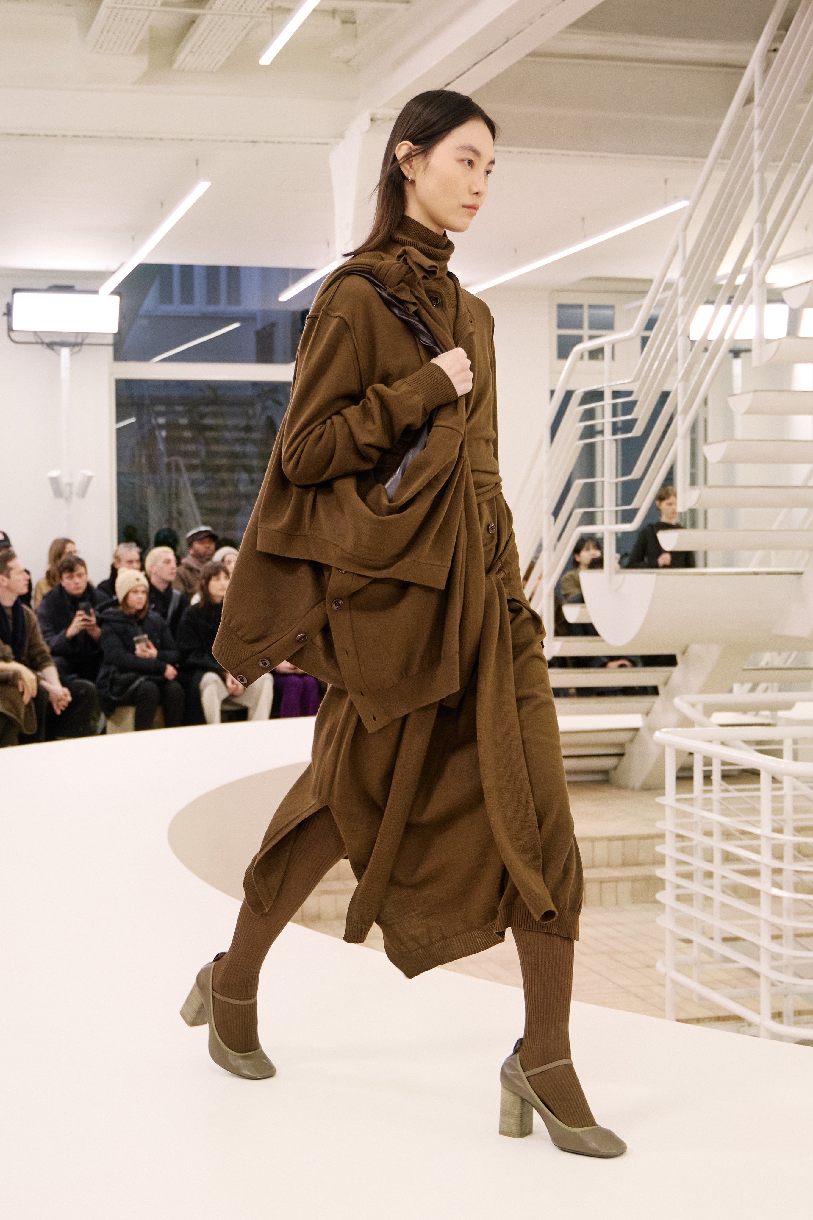 LOOK 13