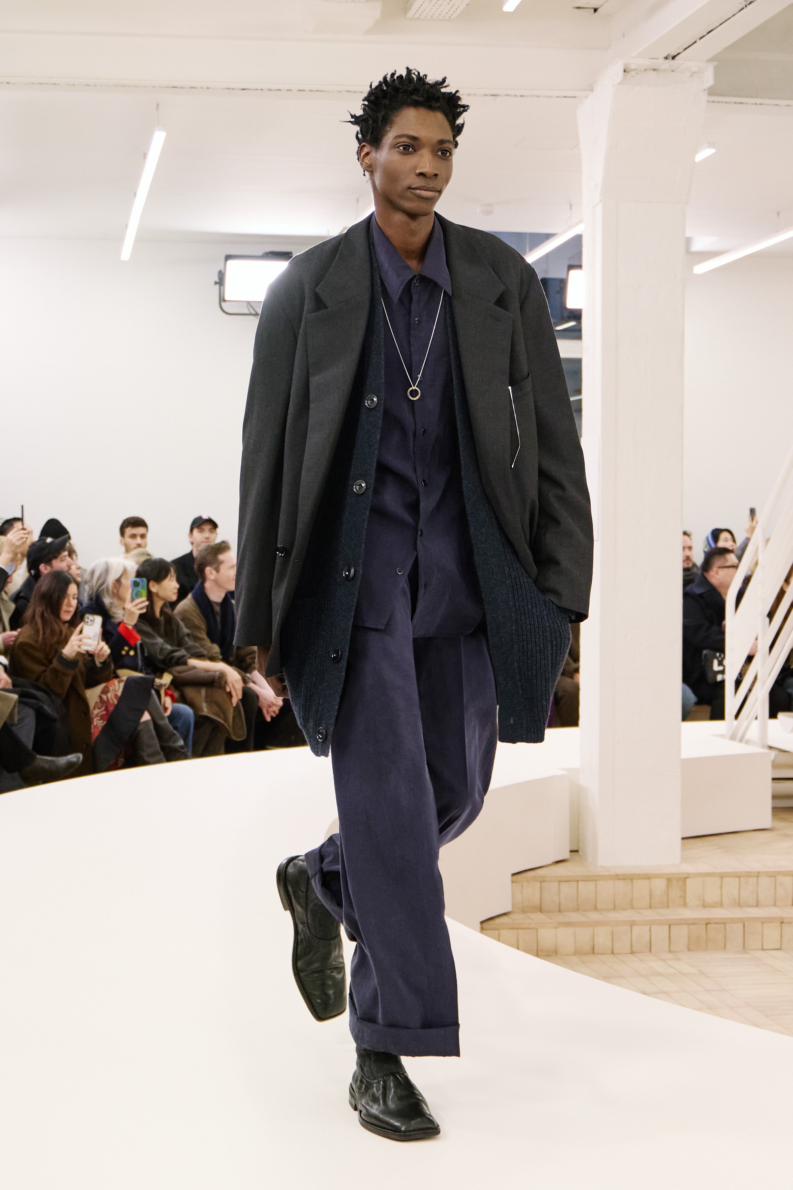 LOOK 16