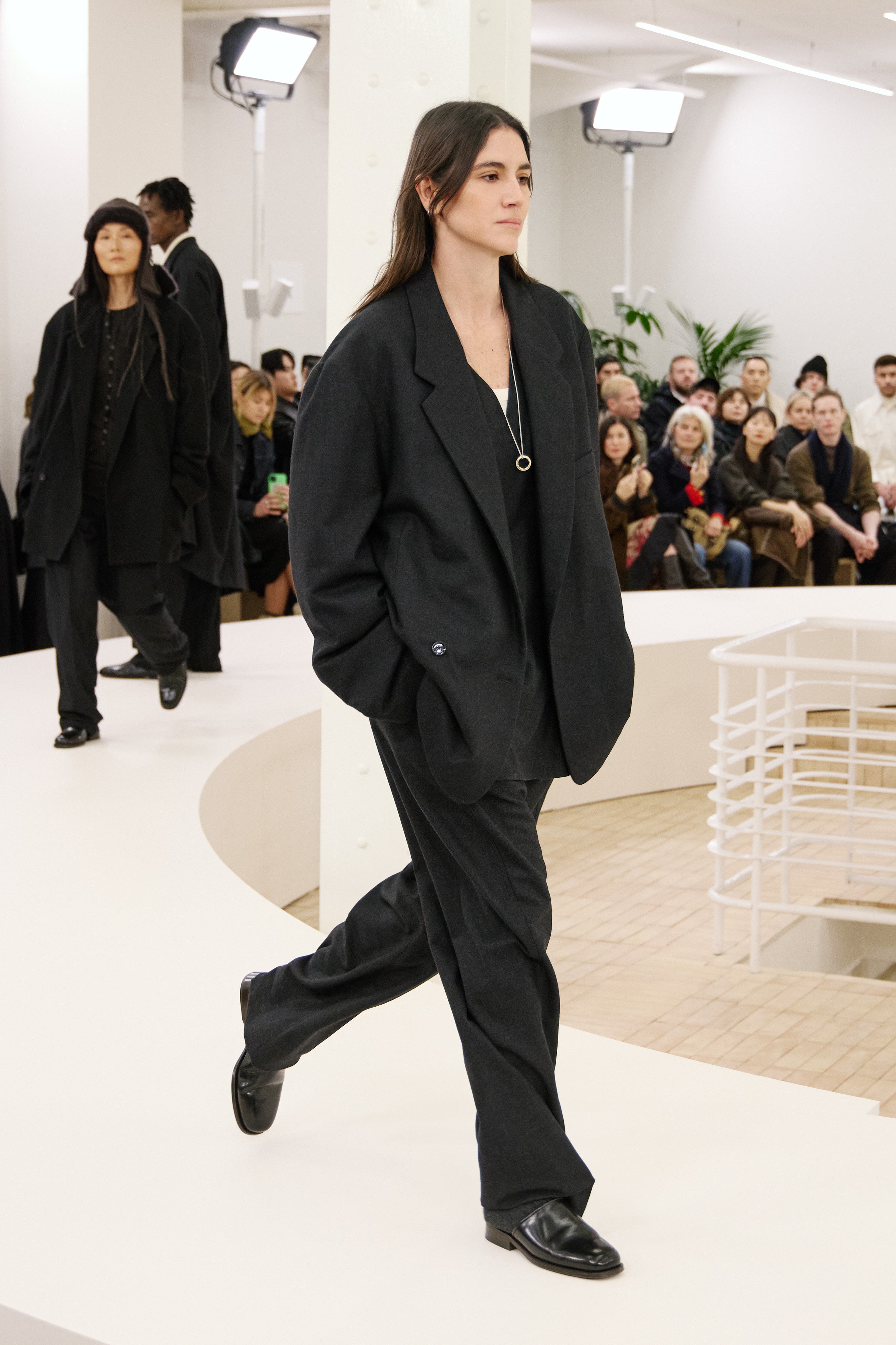 LOOK 18