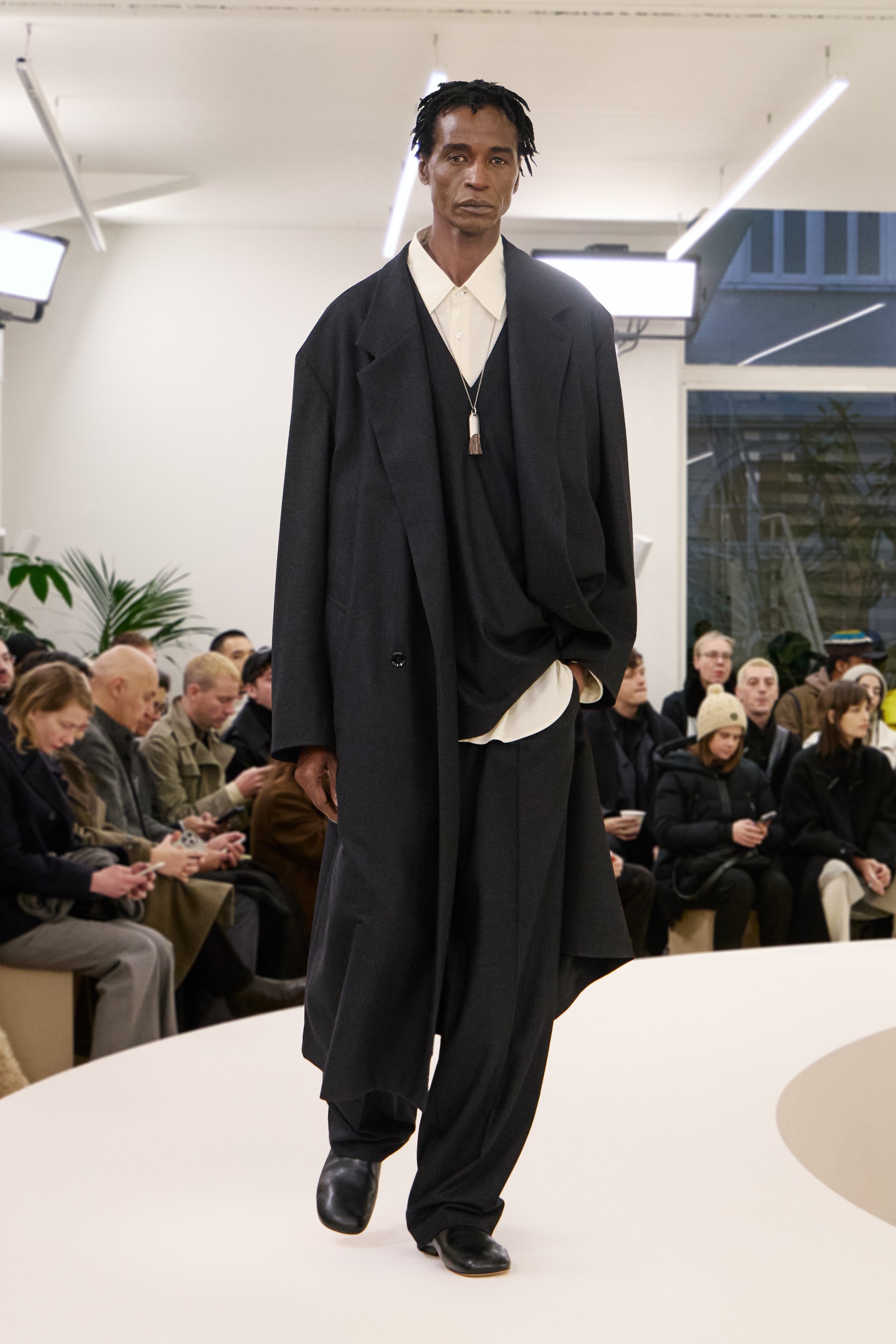 LOOK 19