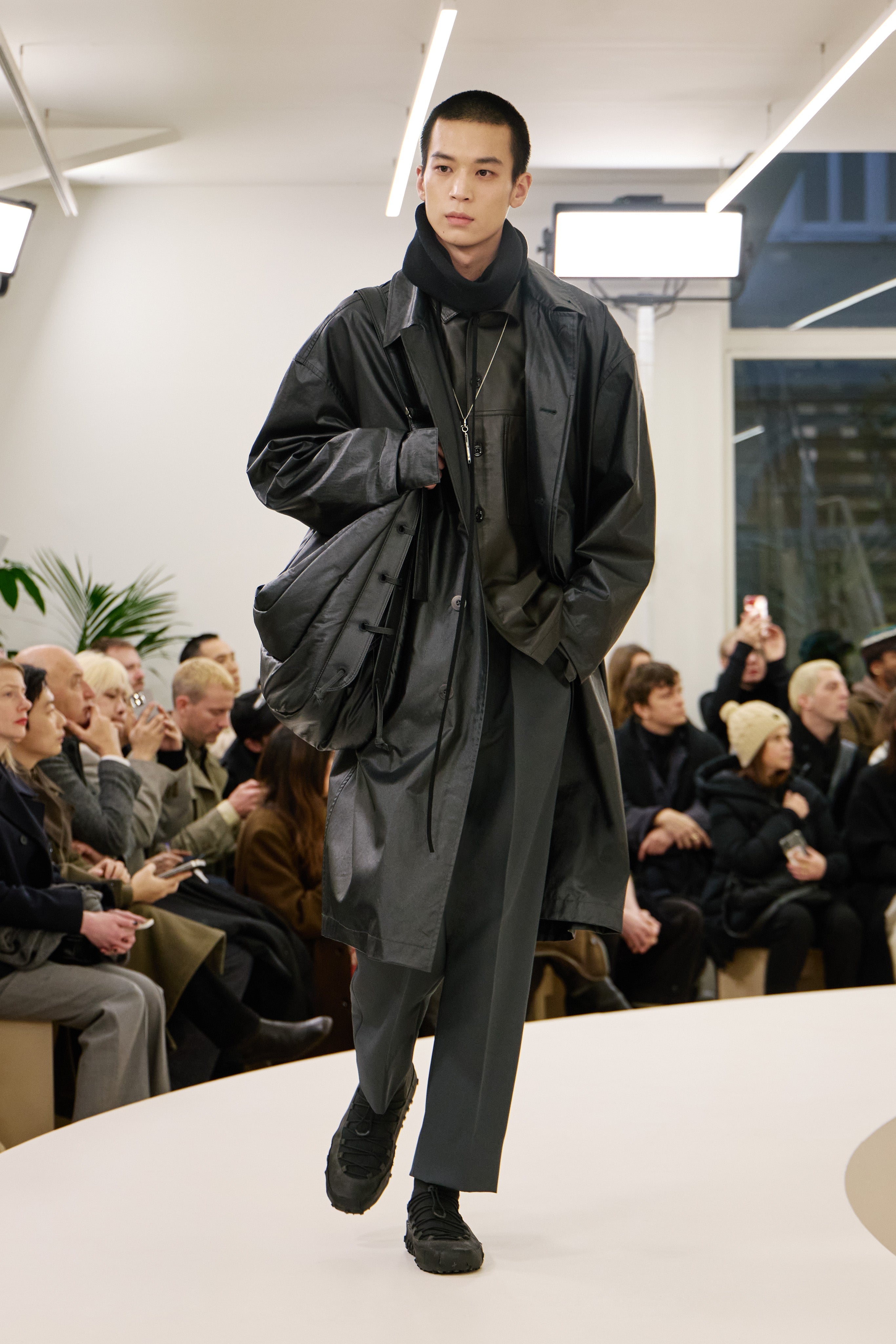 LOOK 37