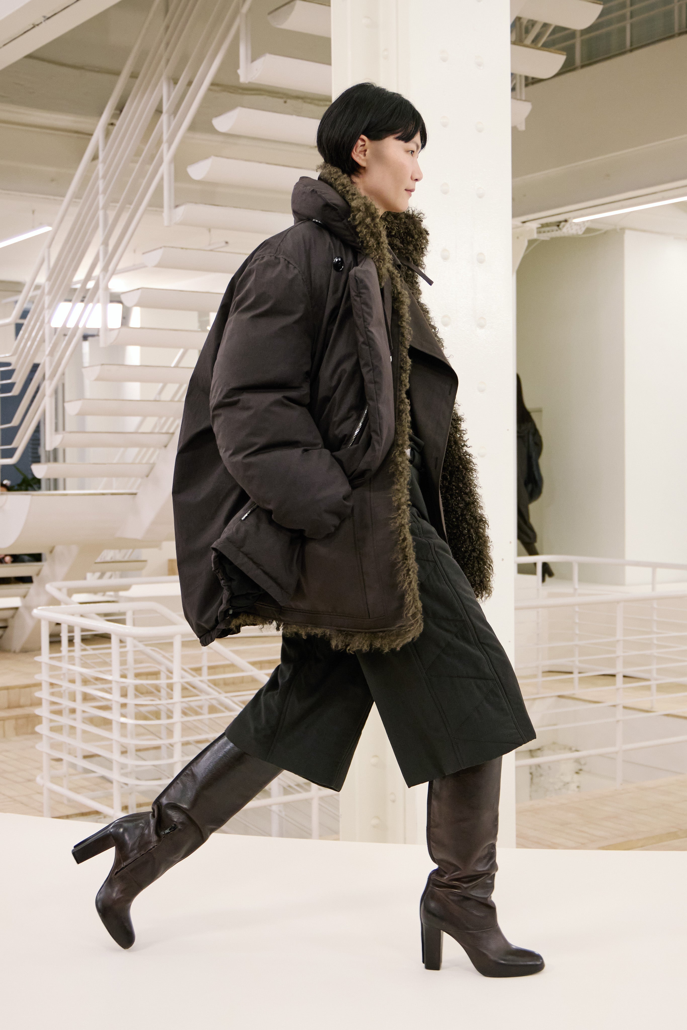LOOK 38