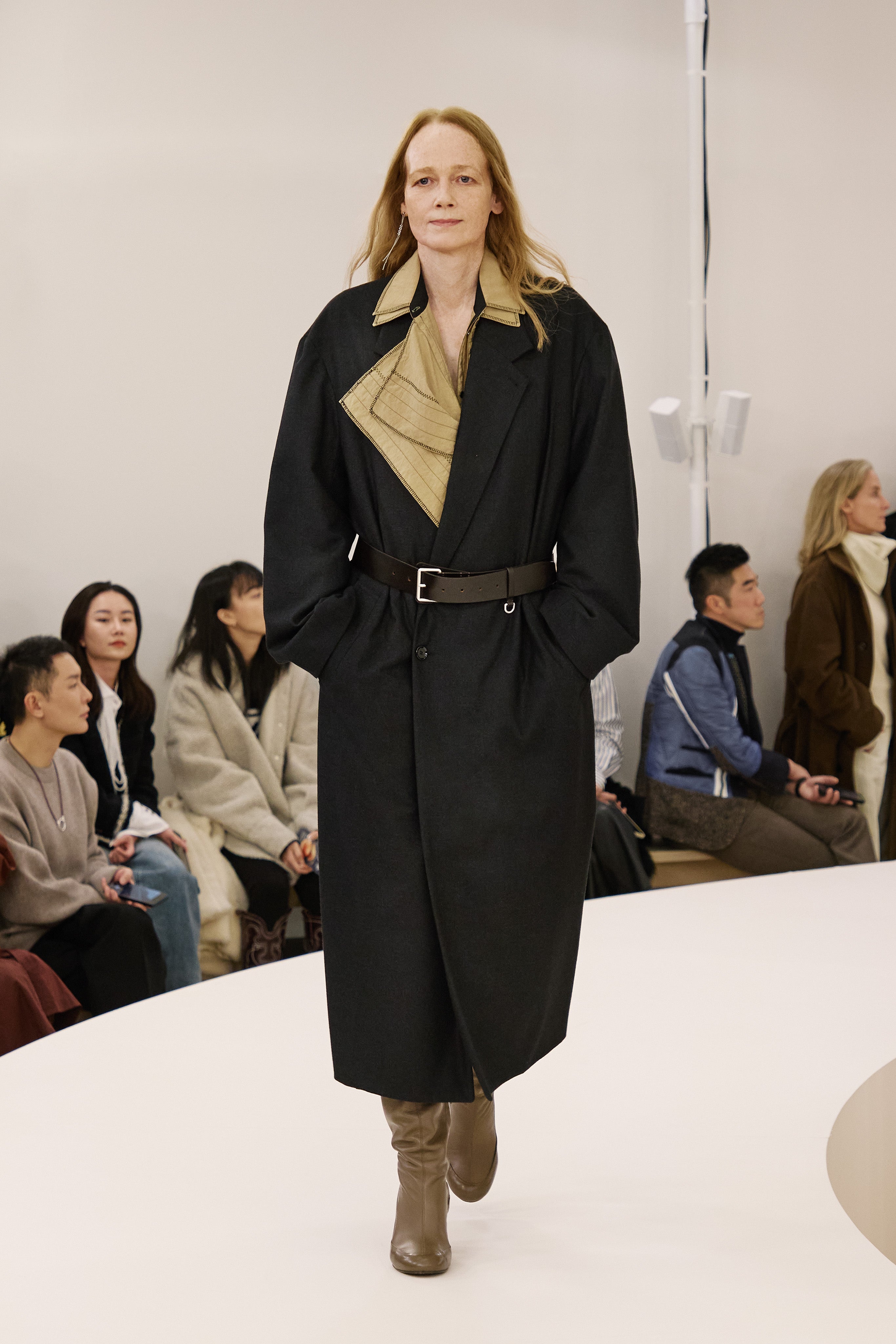 LOOK 47