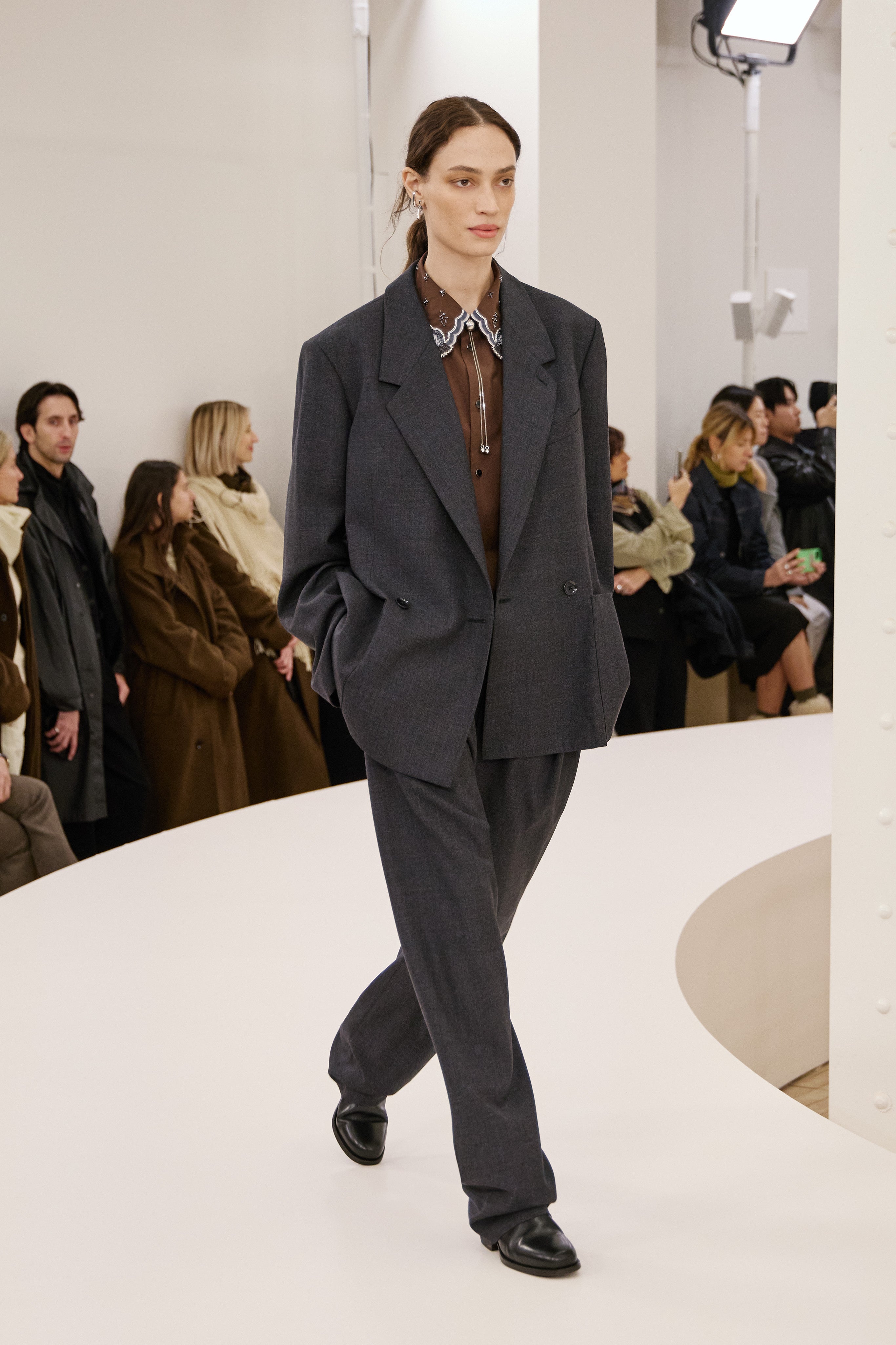 LOOK 49