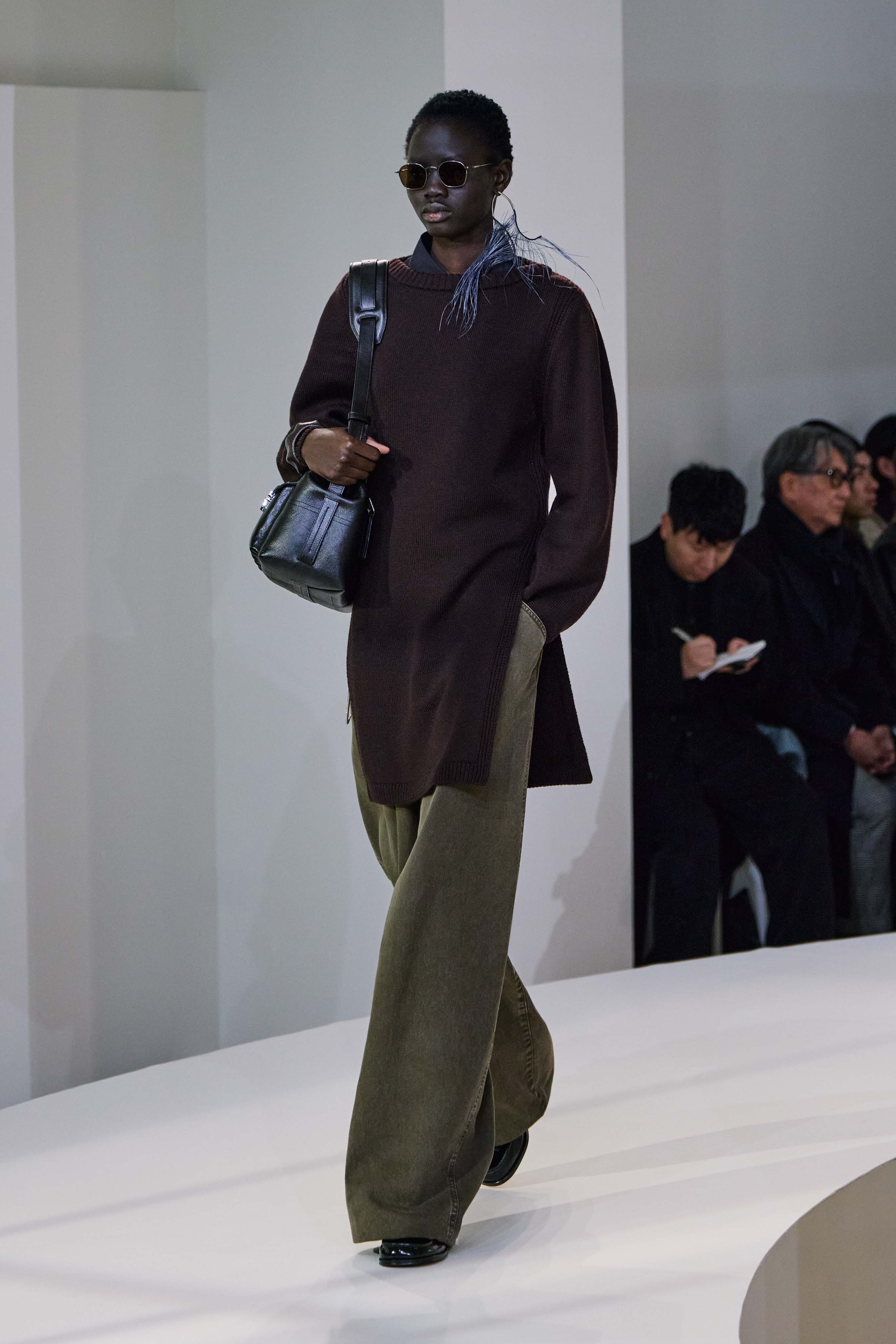 LOOK 17