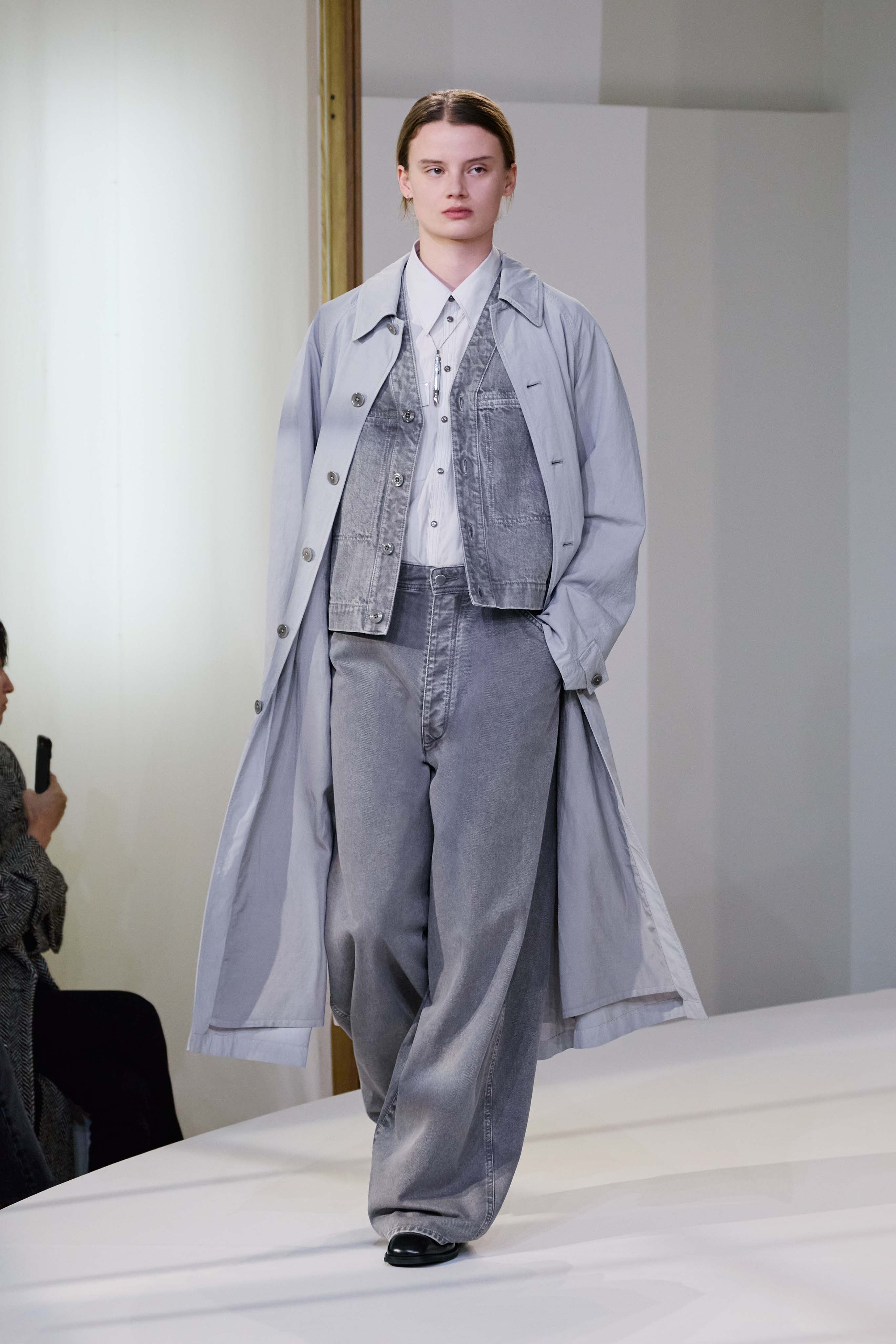 LOOK 24