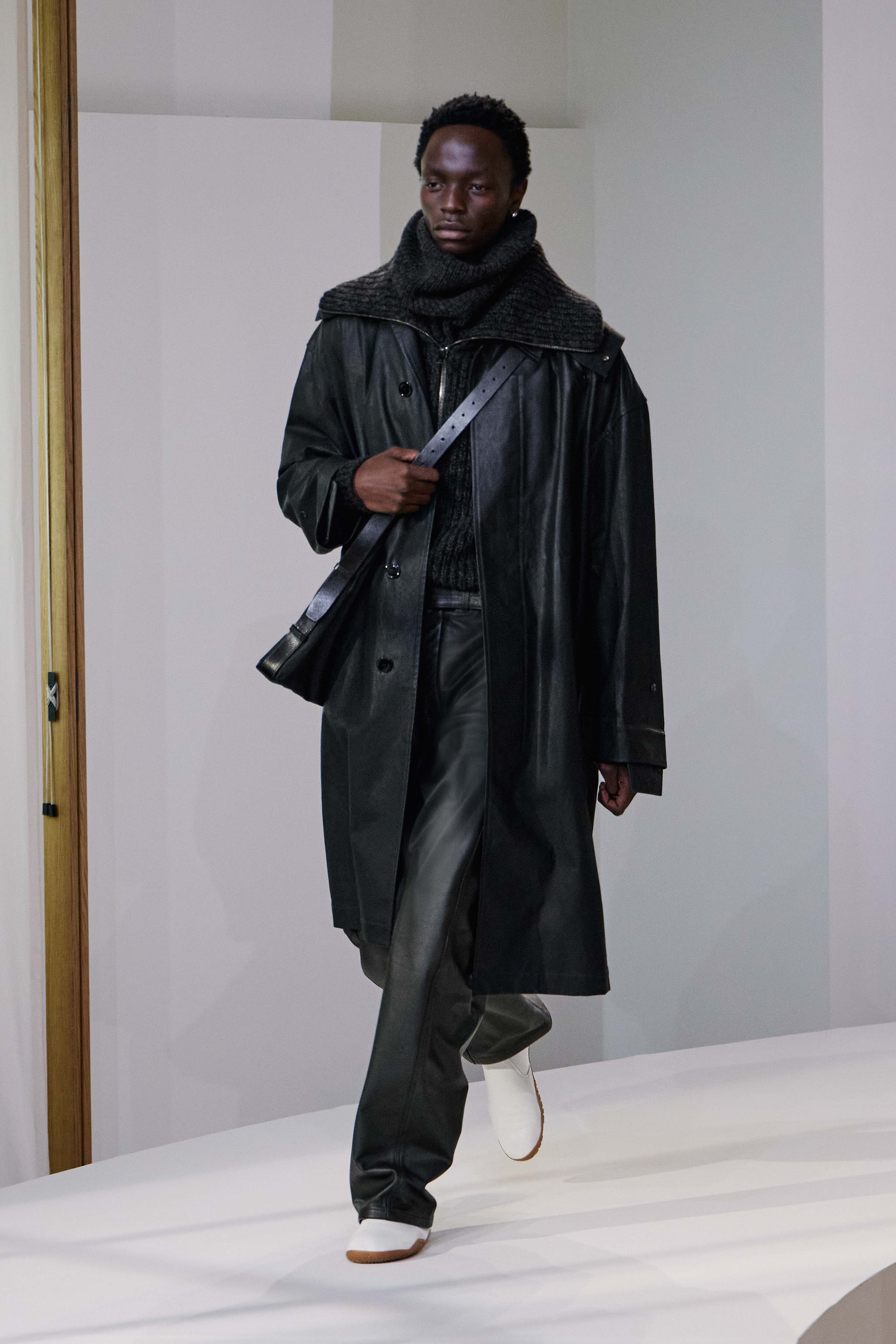 LOOK 37