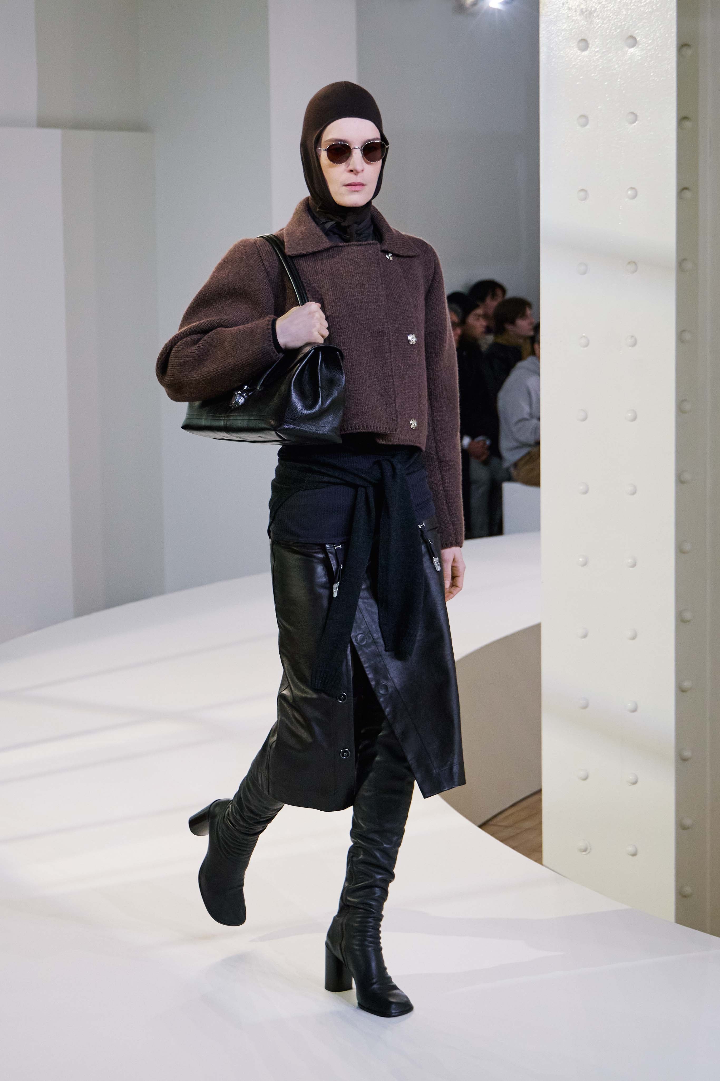 LOOK 44