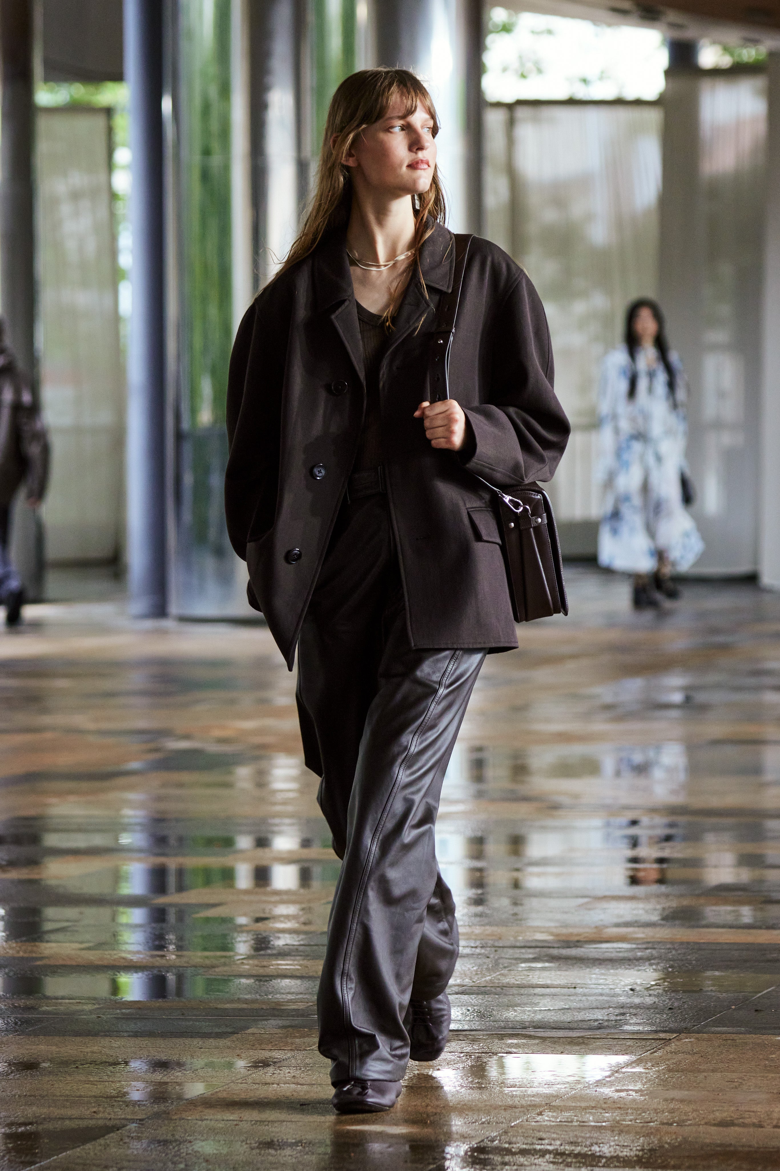 LOOK 12