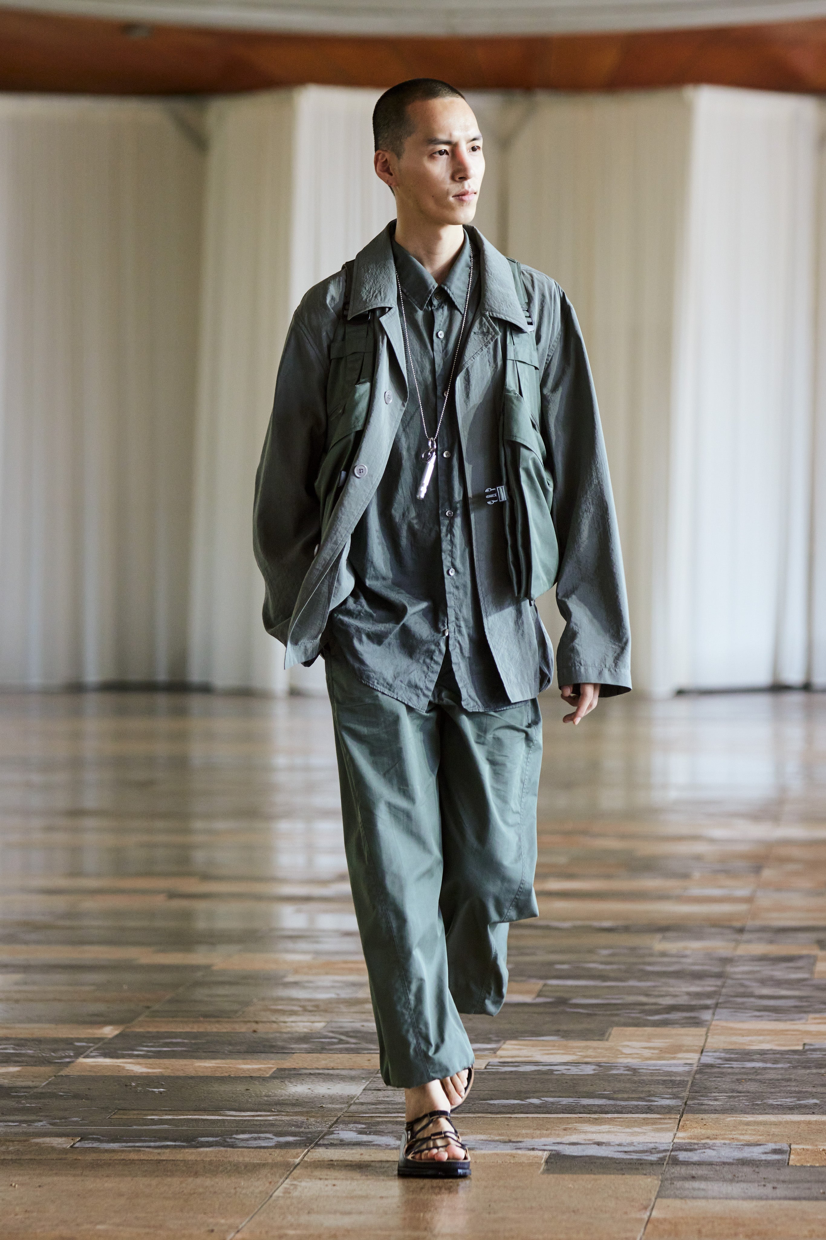 LOOK 34
