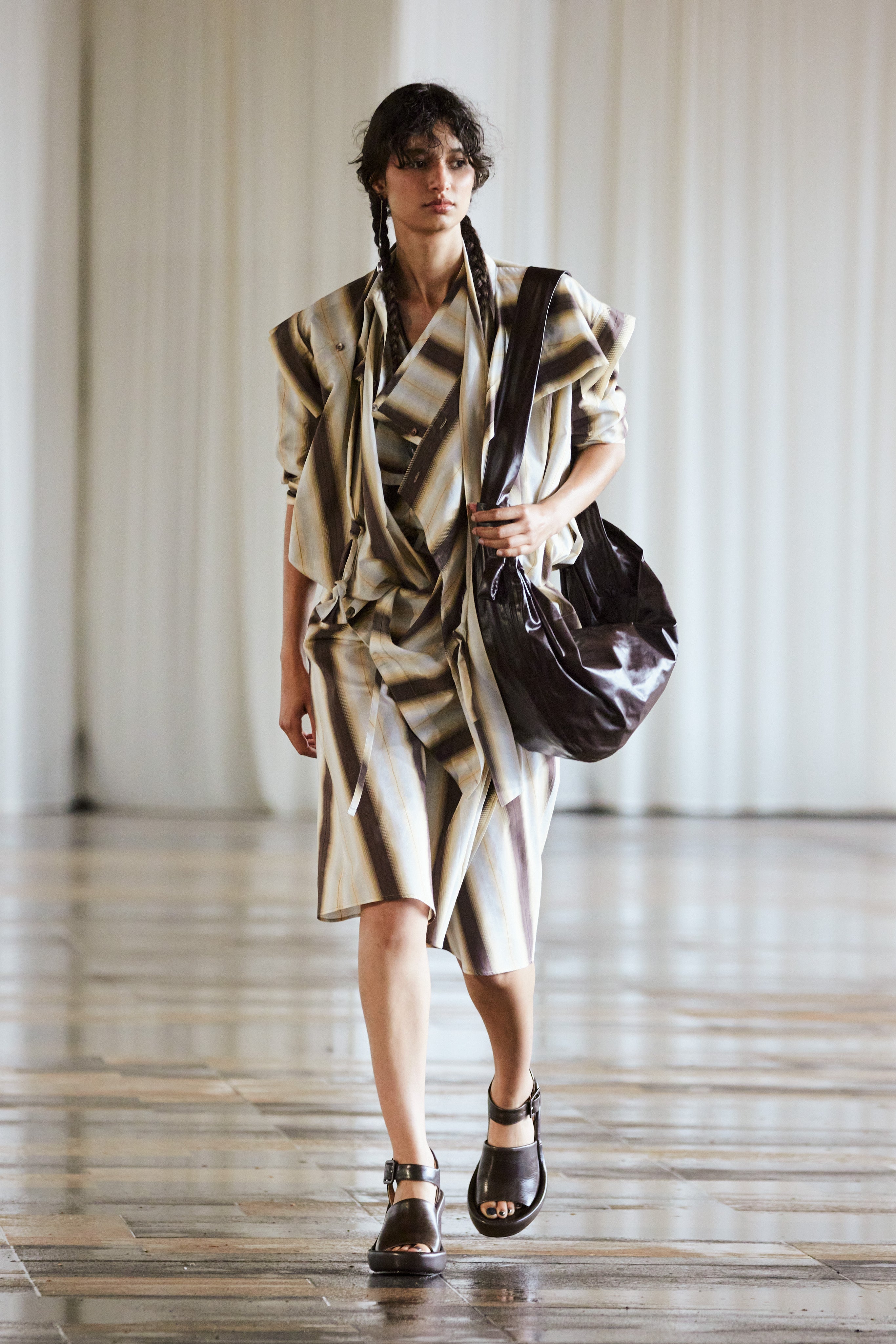 LOOK 42