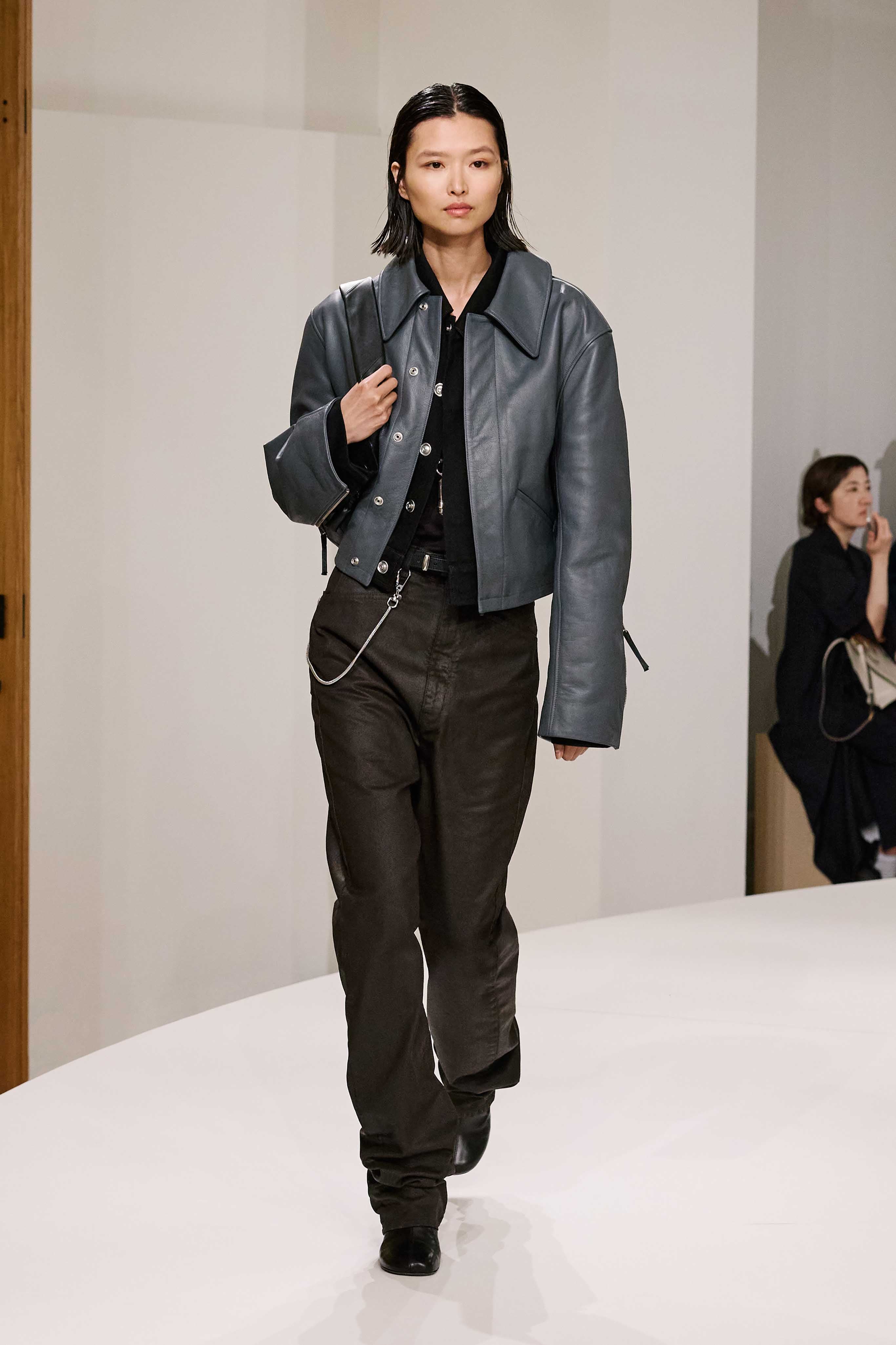 LOOK 24