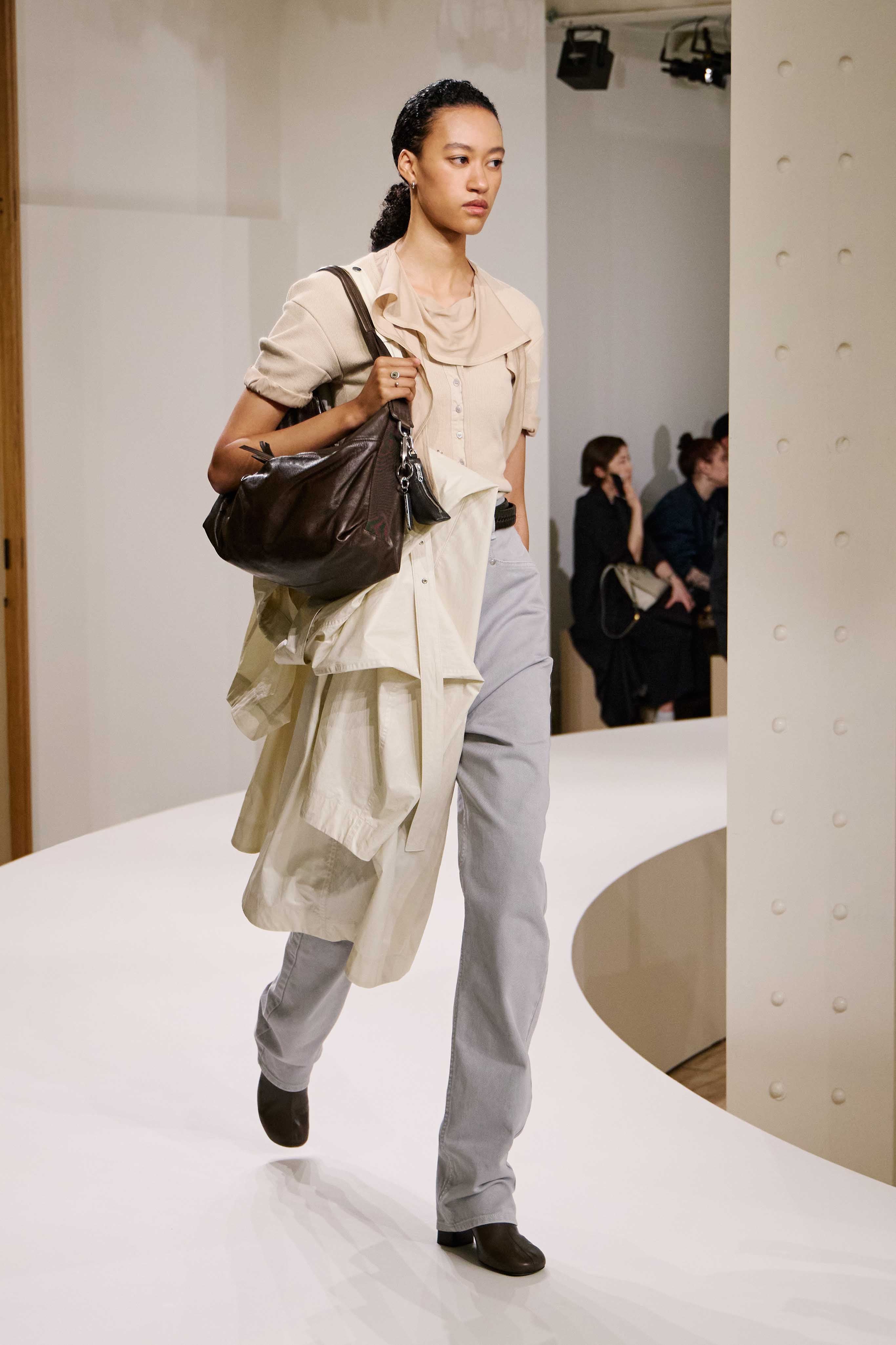 LOOK 27