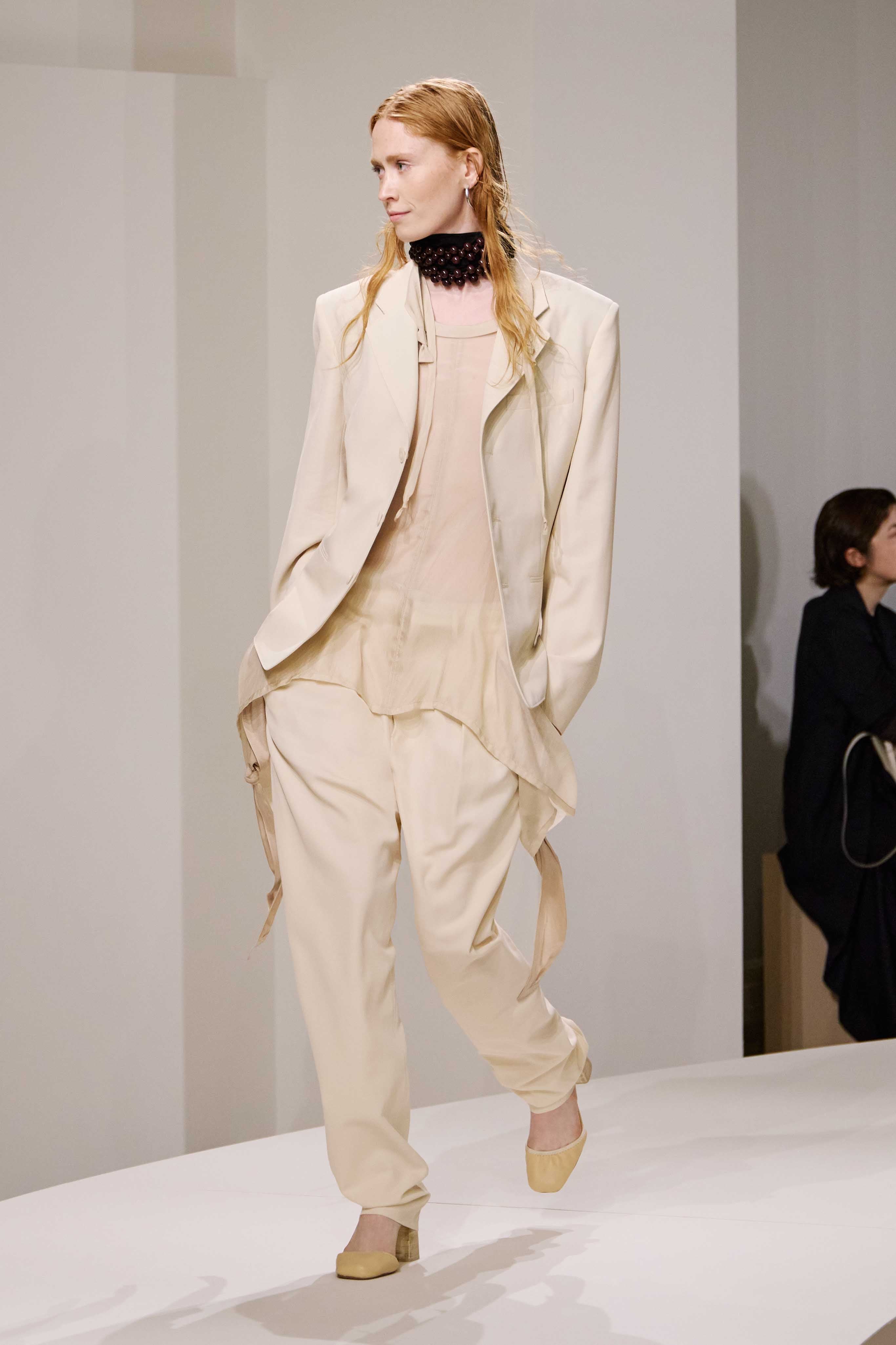 LOOK 28