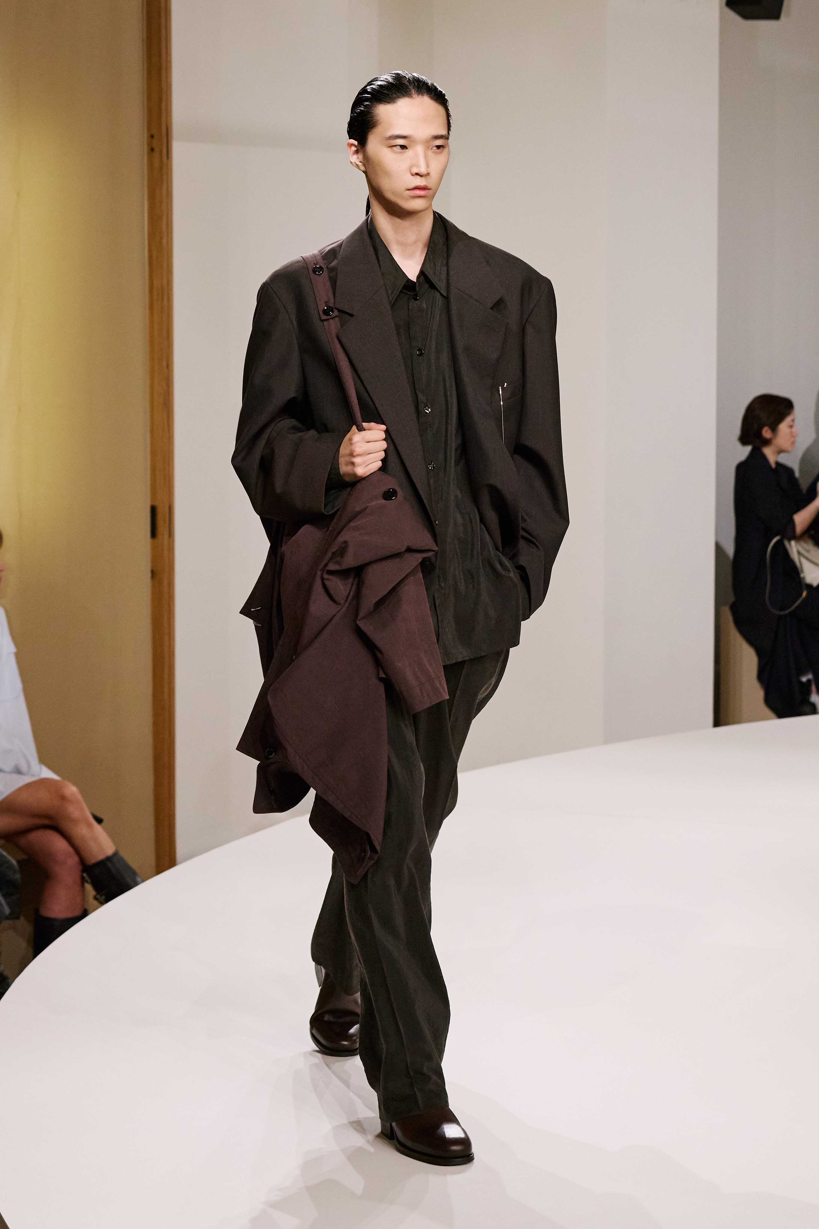LOOK 30