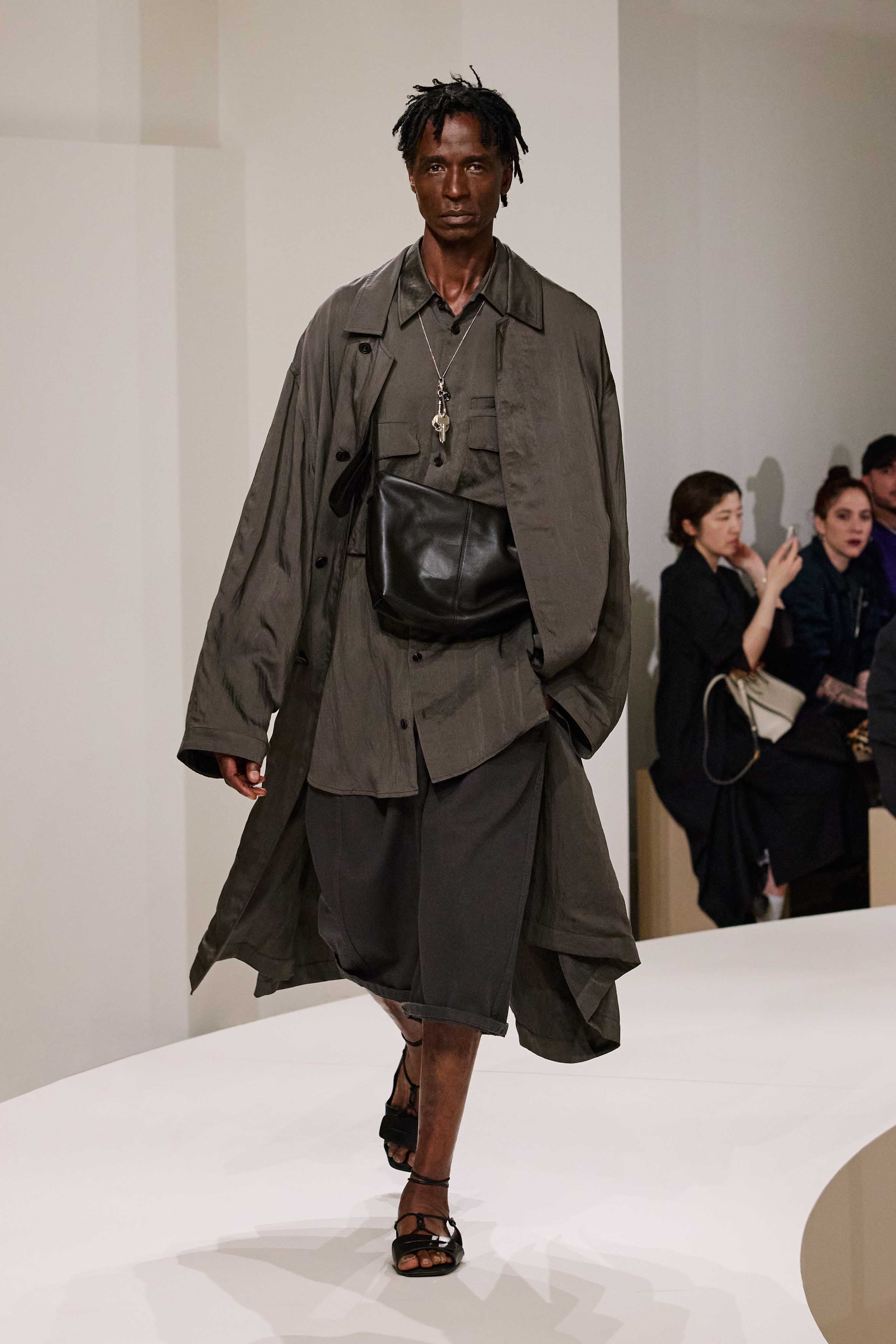LOOK 32