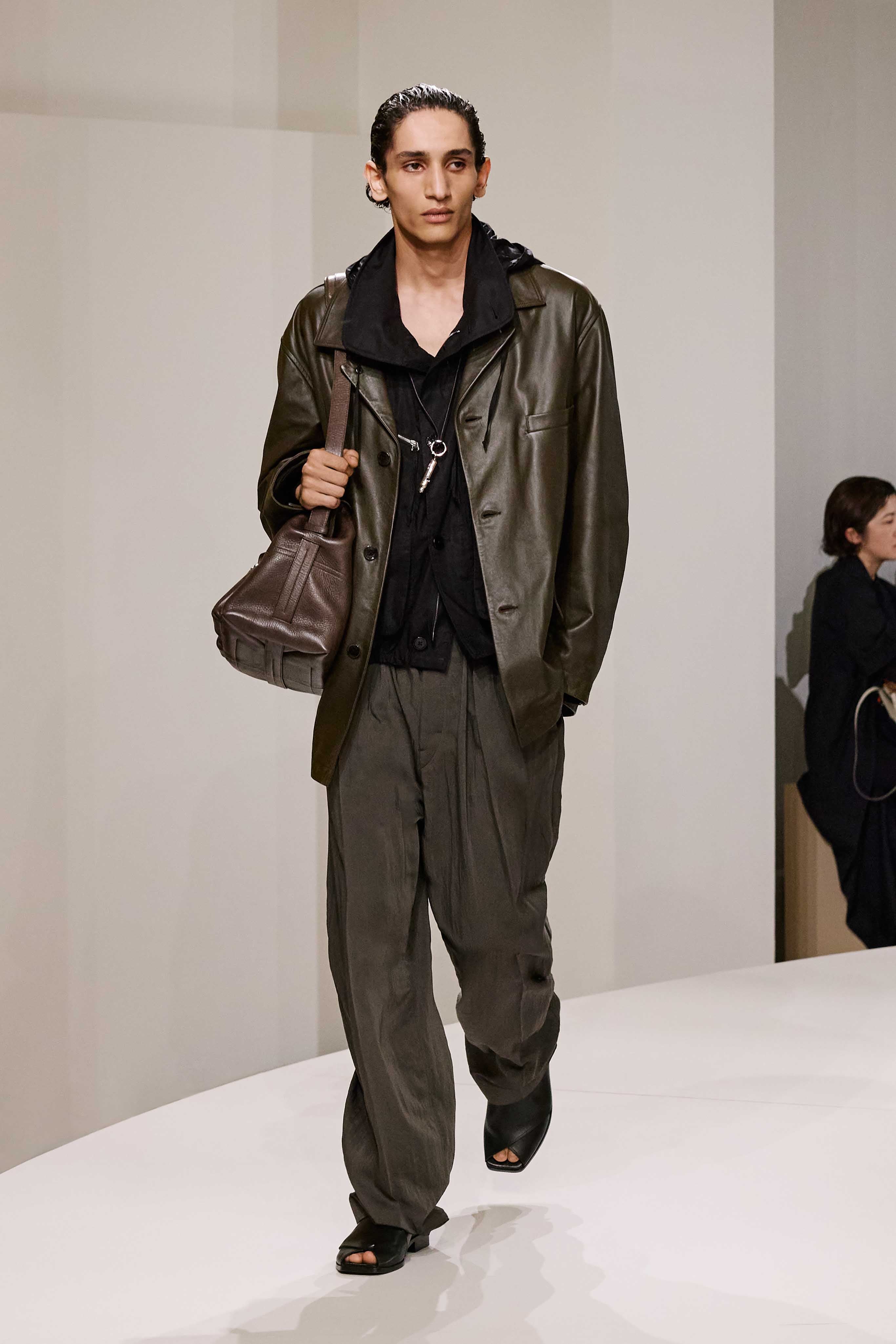 LOOK 33