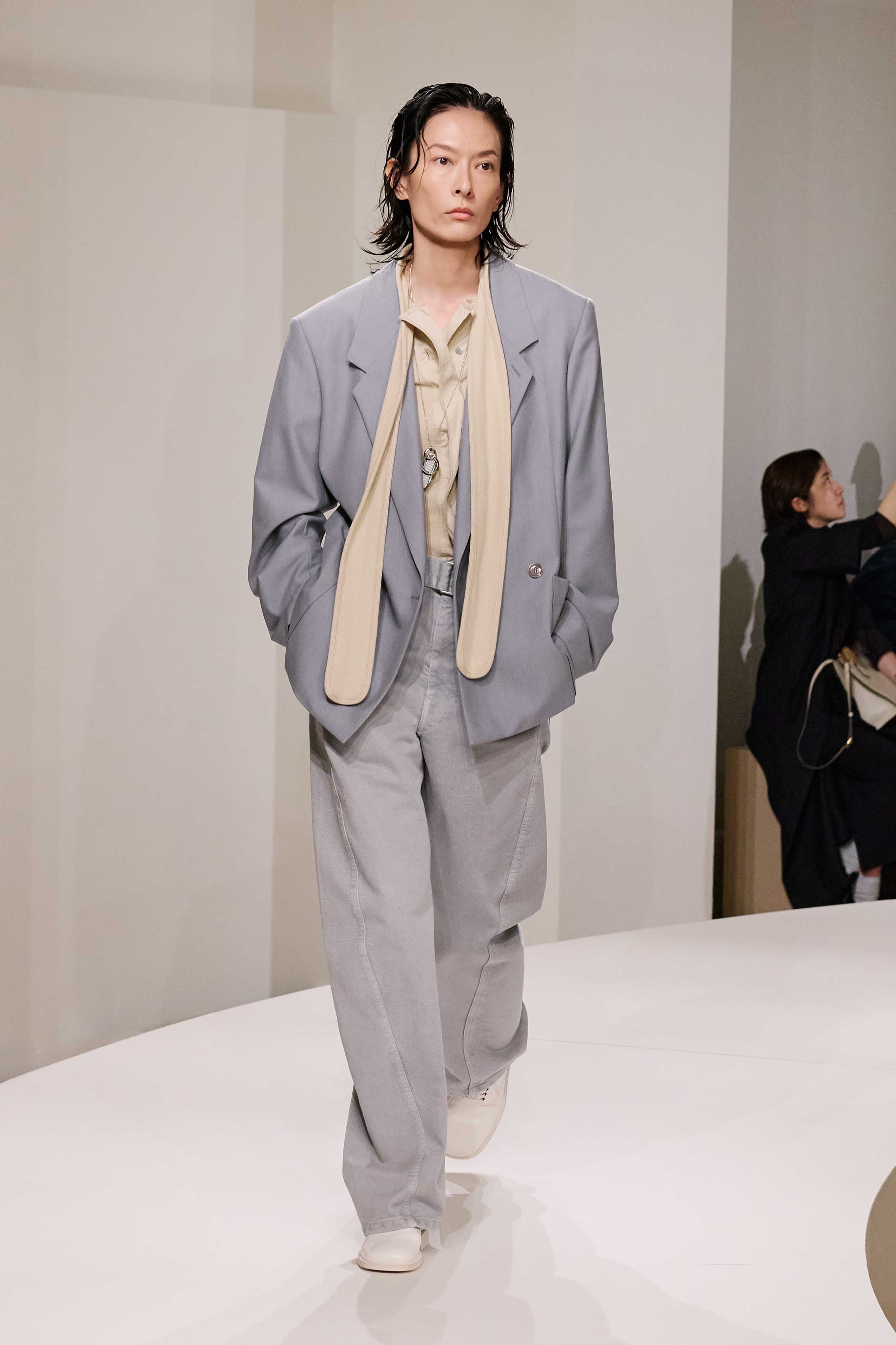 LOOK 47