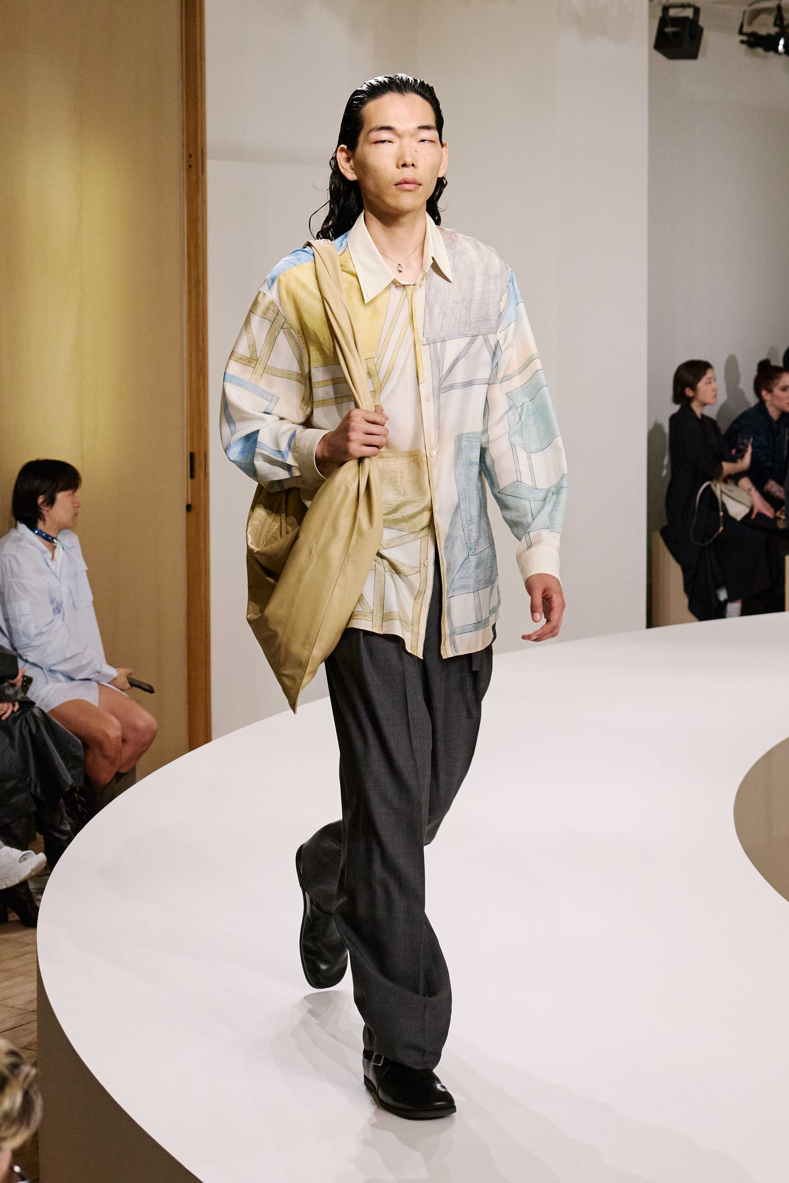 LOOK 48