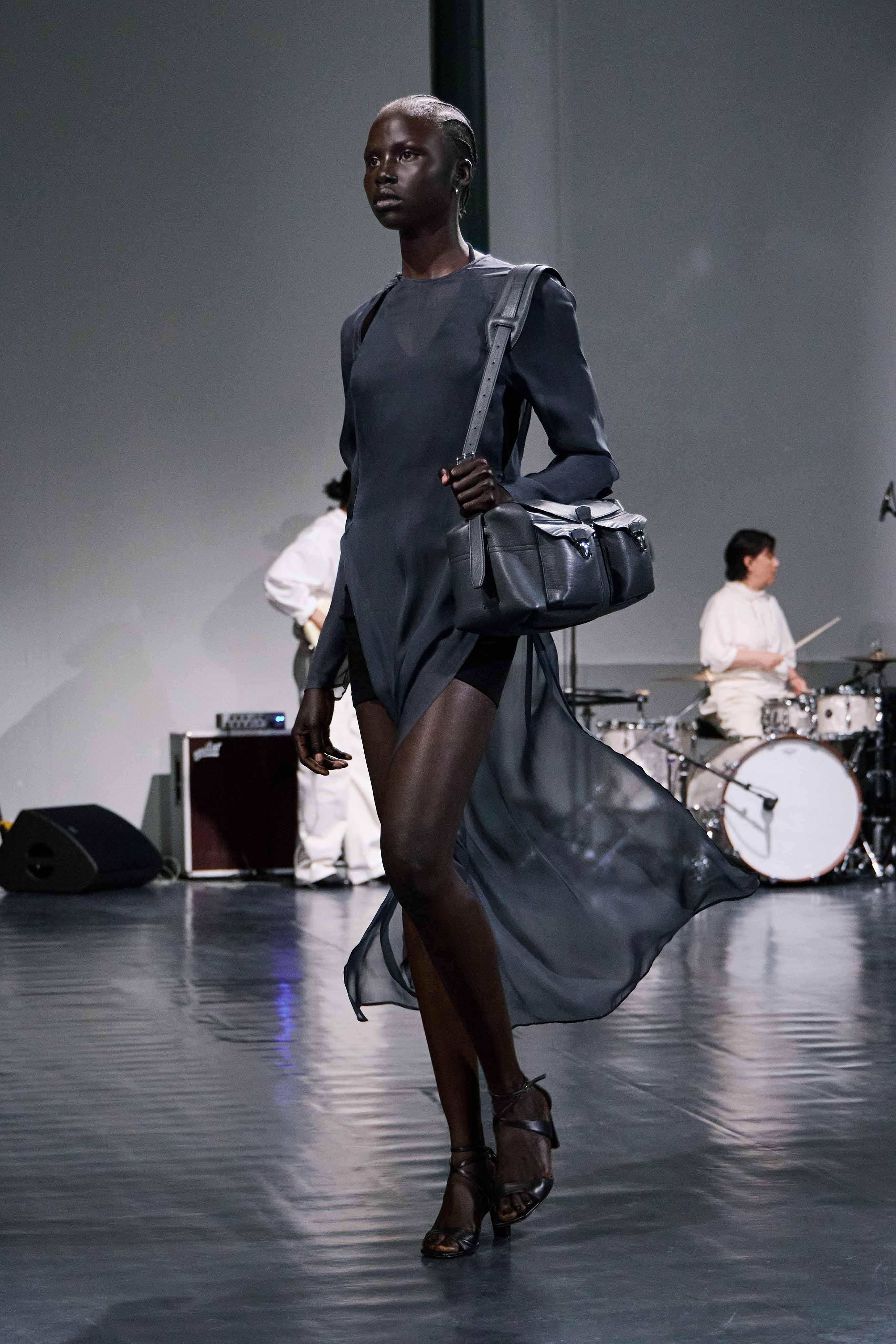 LOOK 2