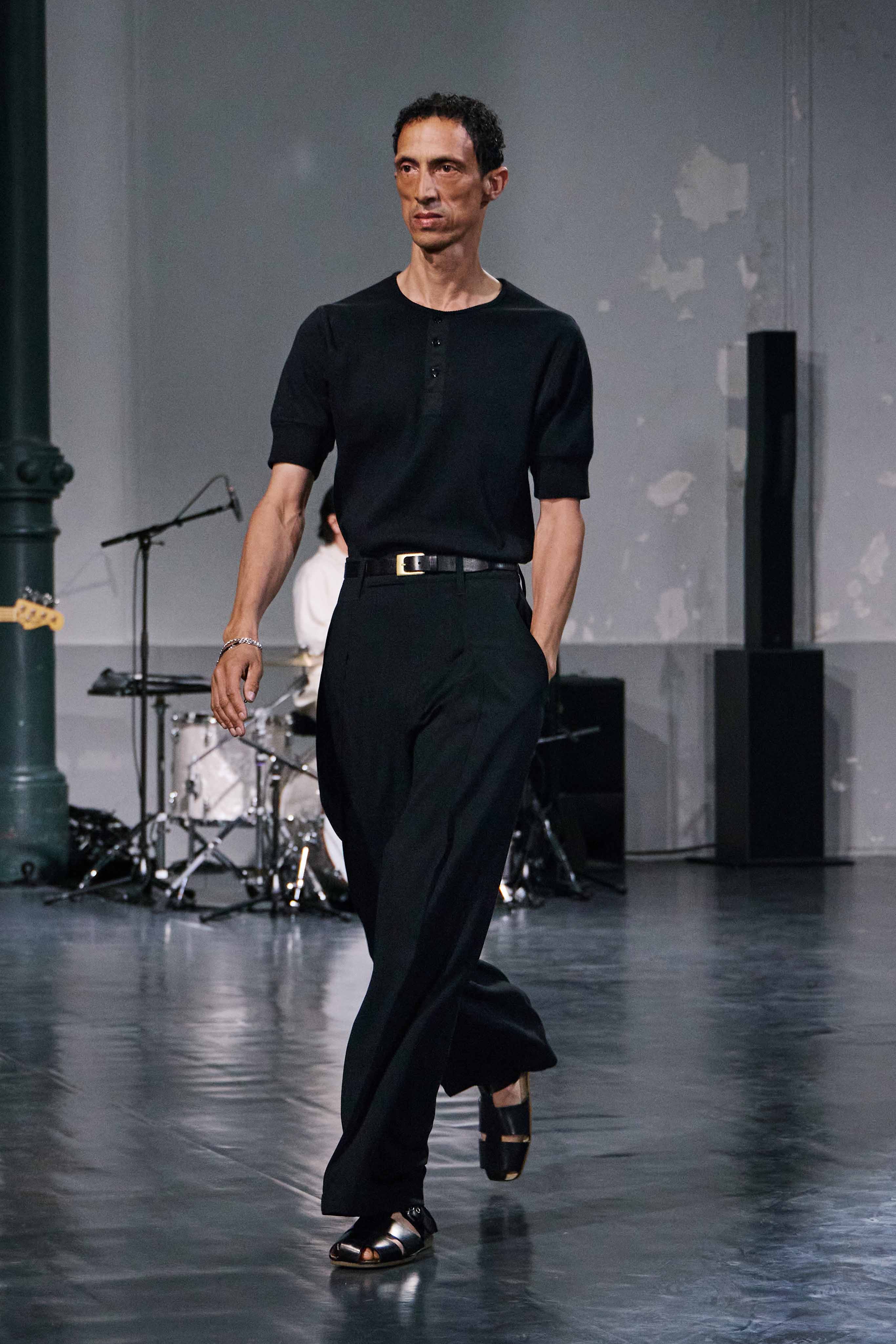 LOOK 5