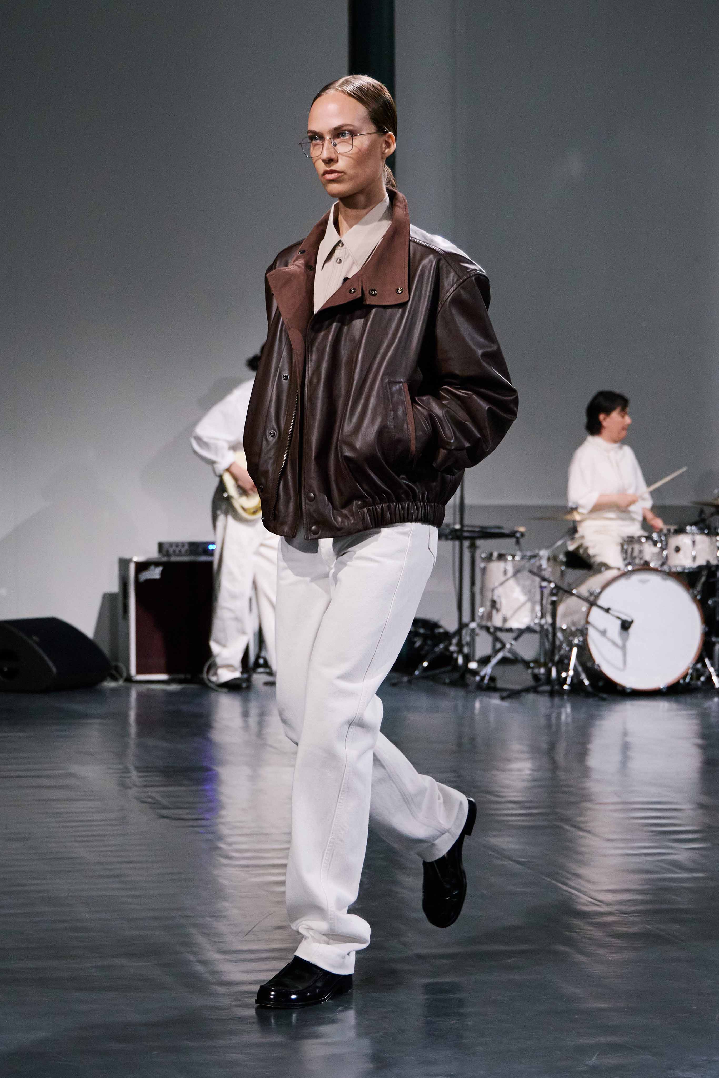 LOOK 7