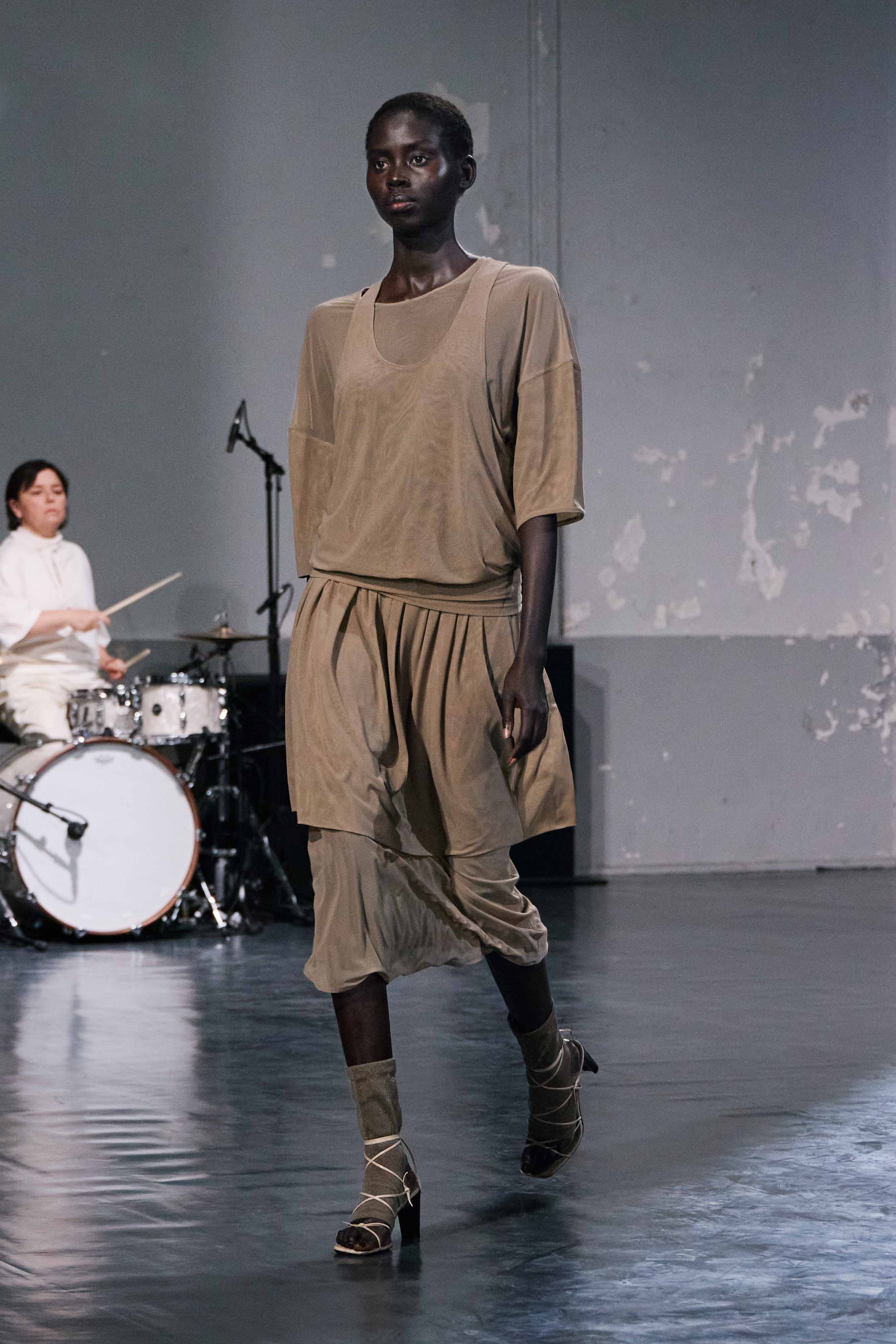 LOOK 8