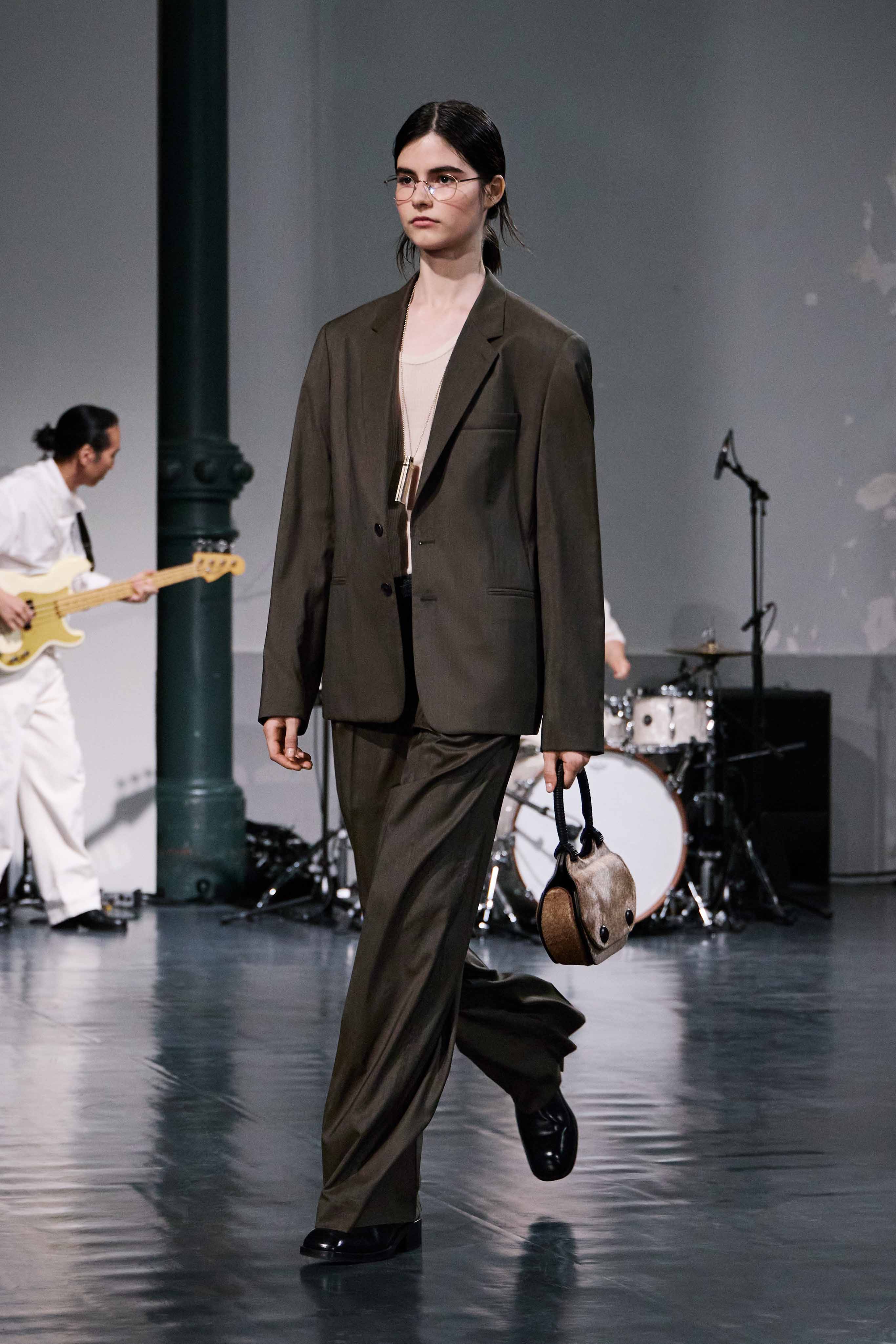 LOOK 10