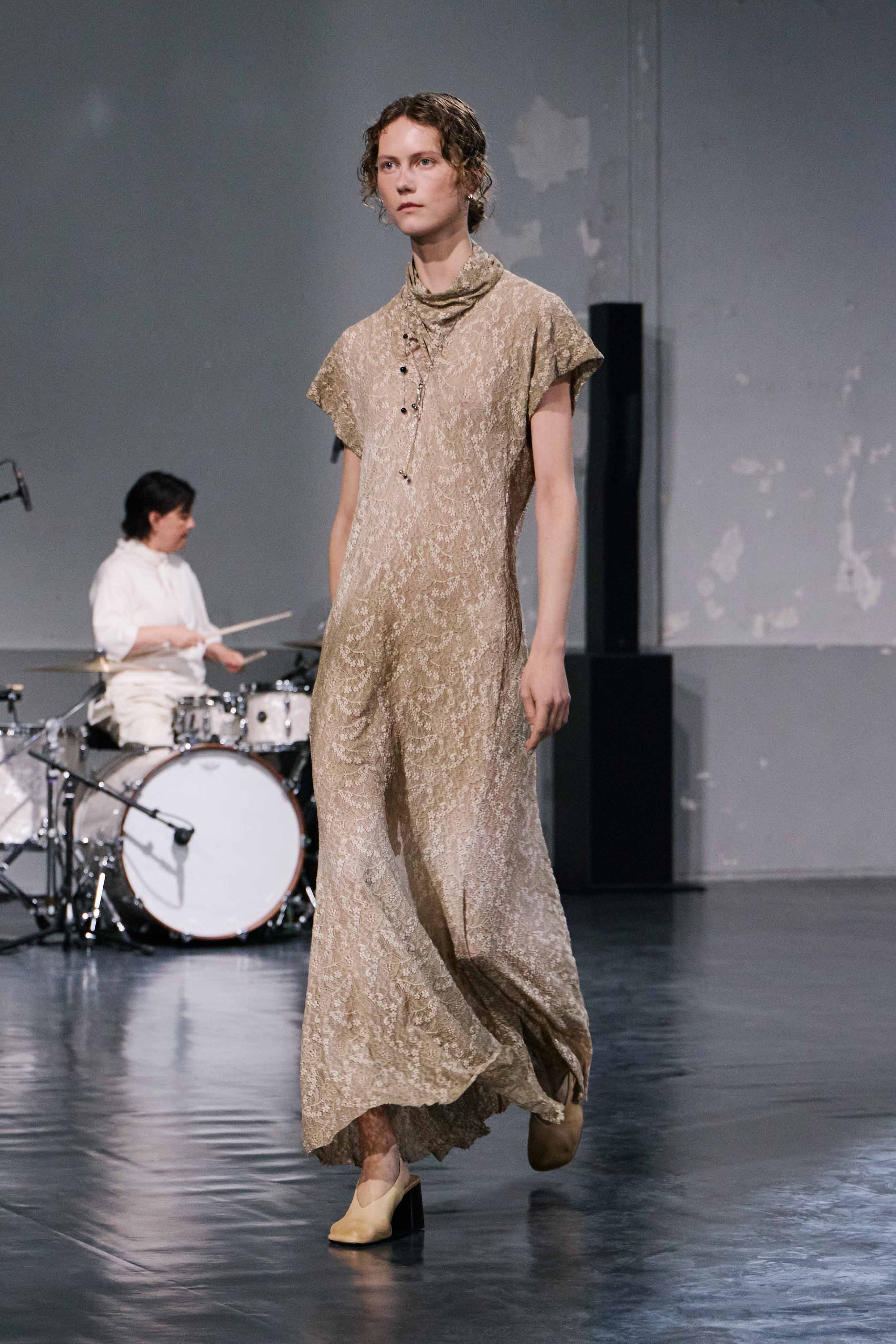 LOOK 12