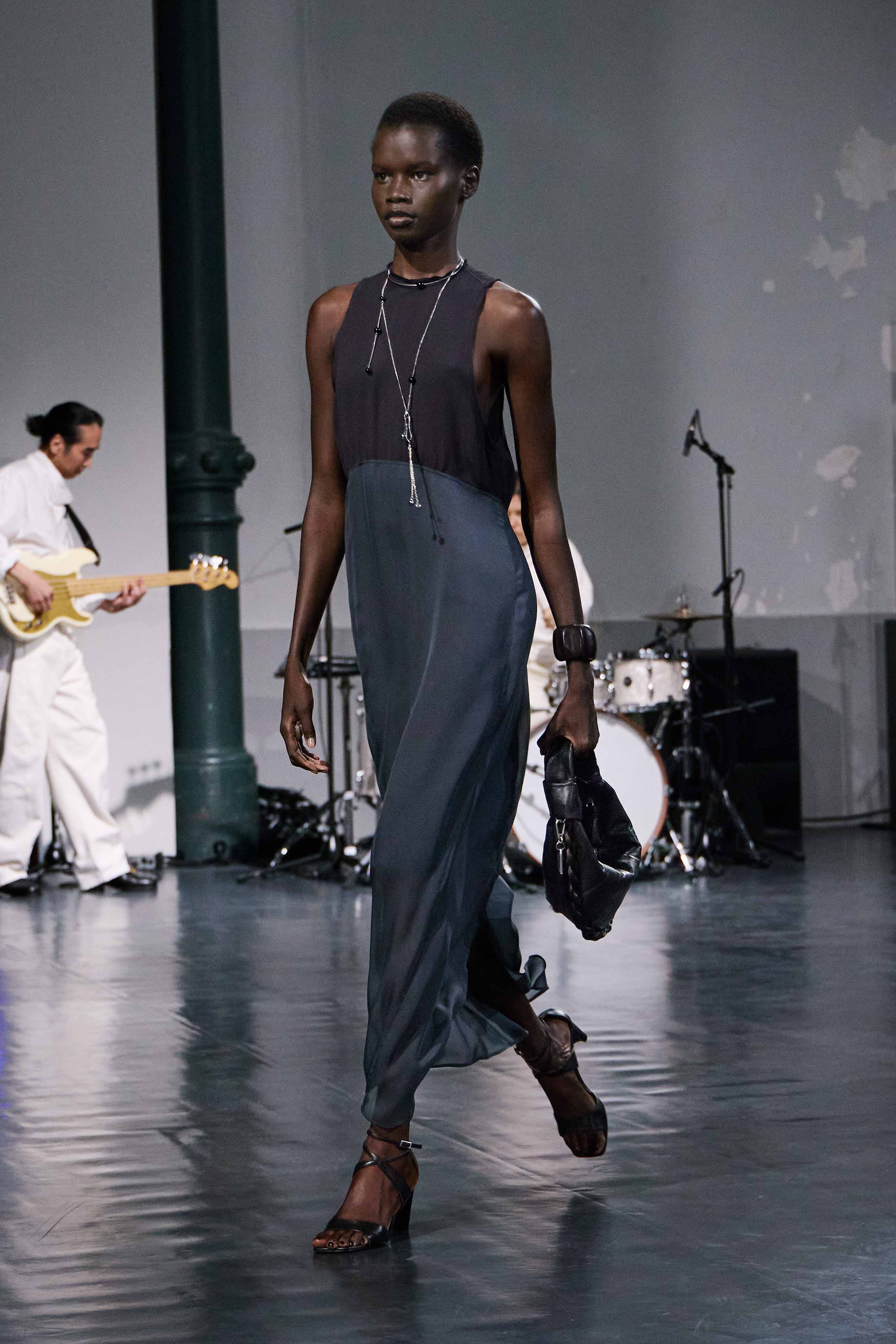 LOOK 16