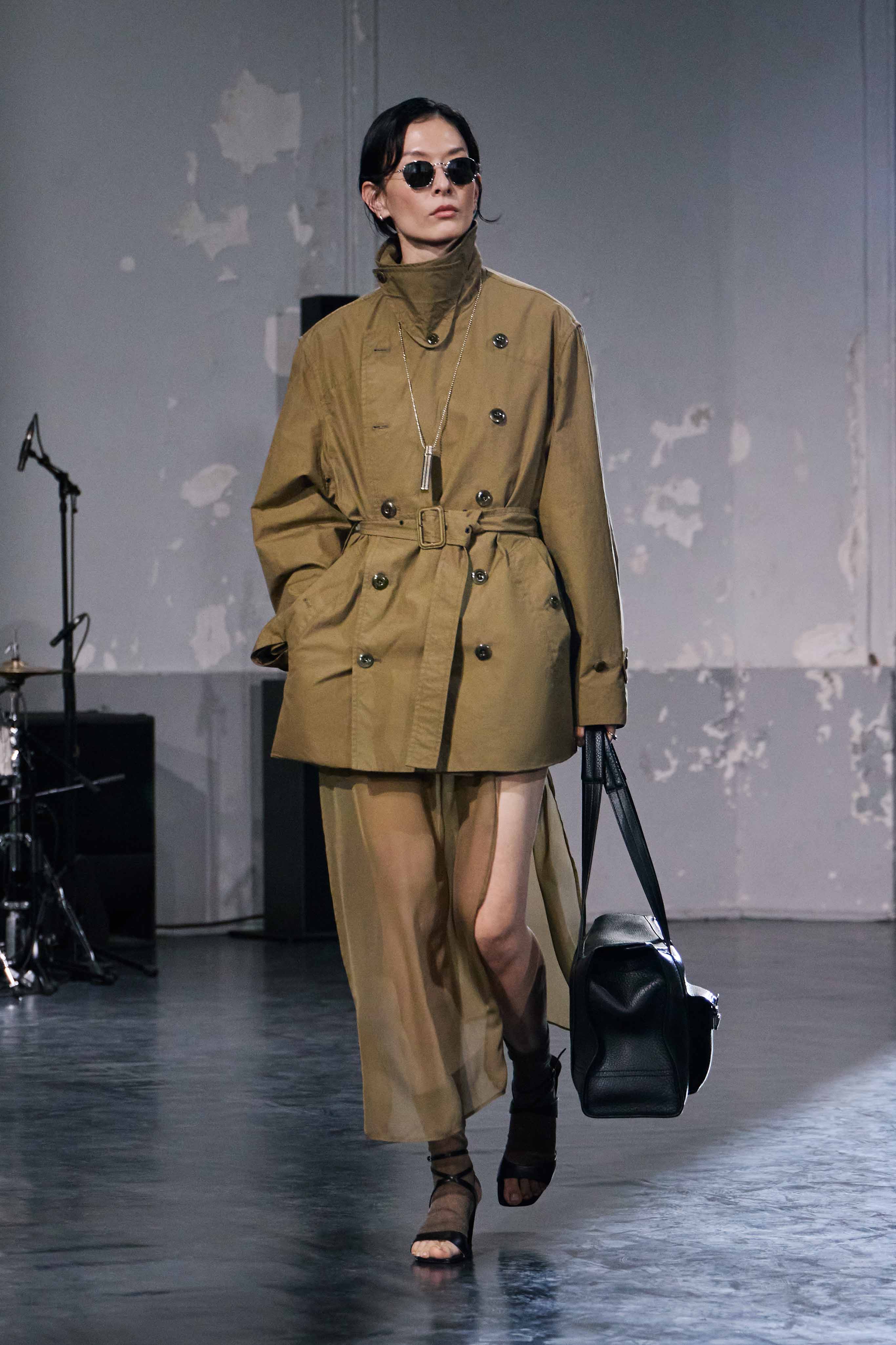 LOOK 18