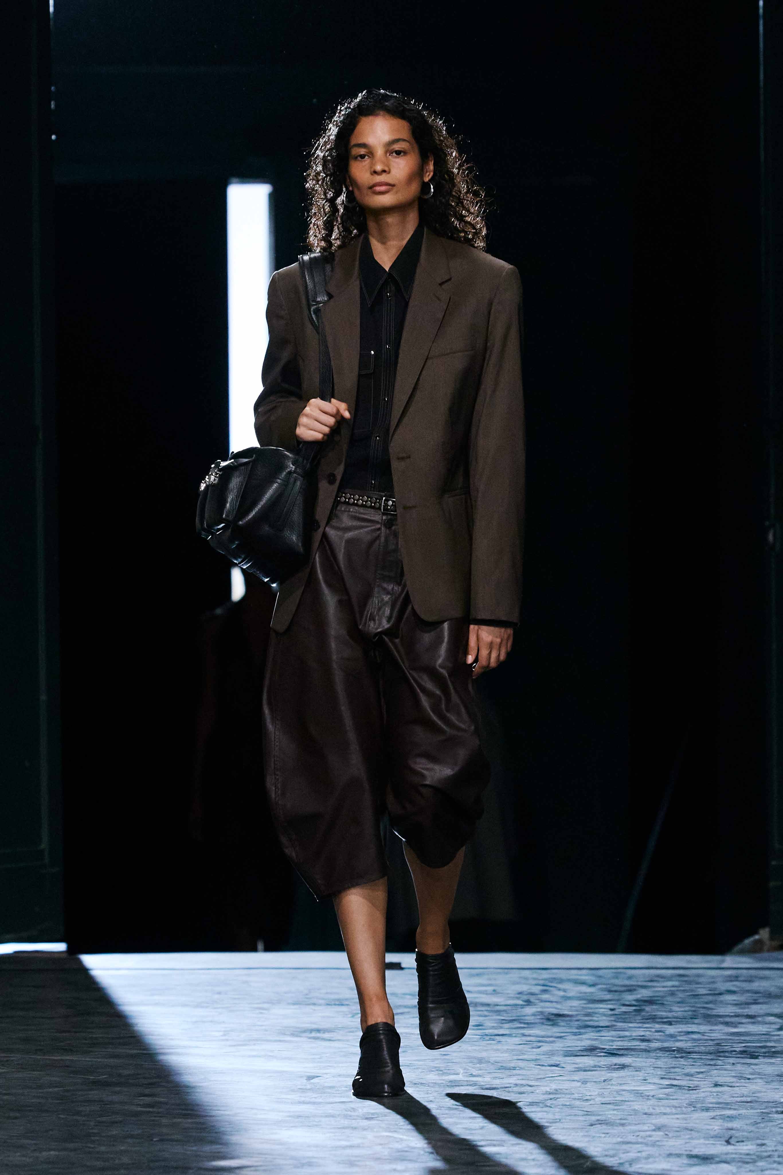 LOOK 21