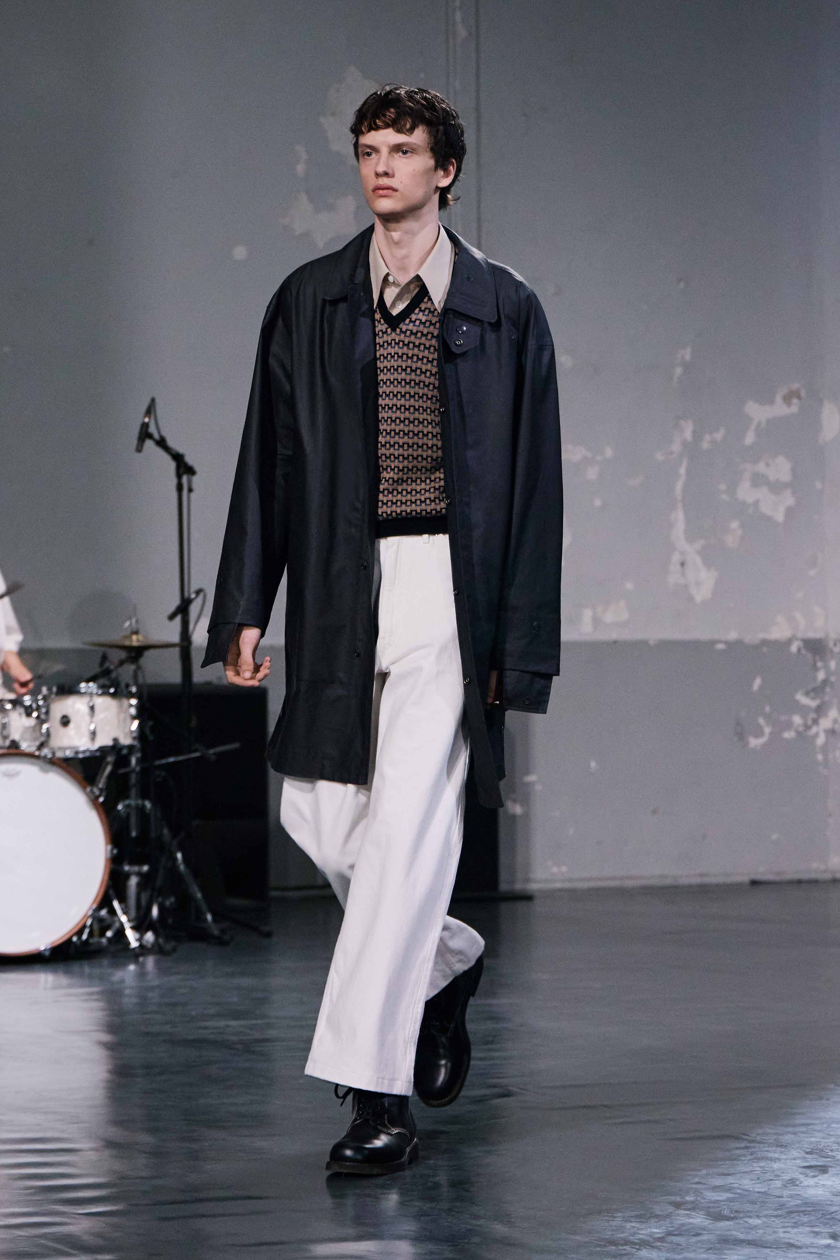 LOOK 26