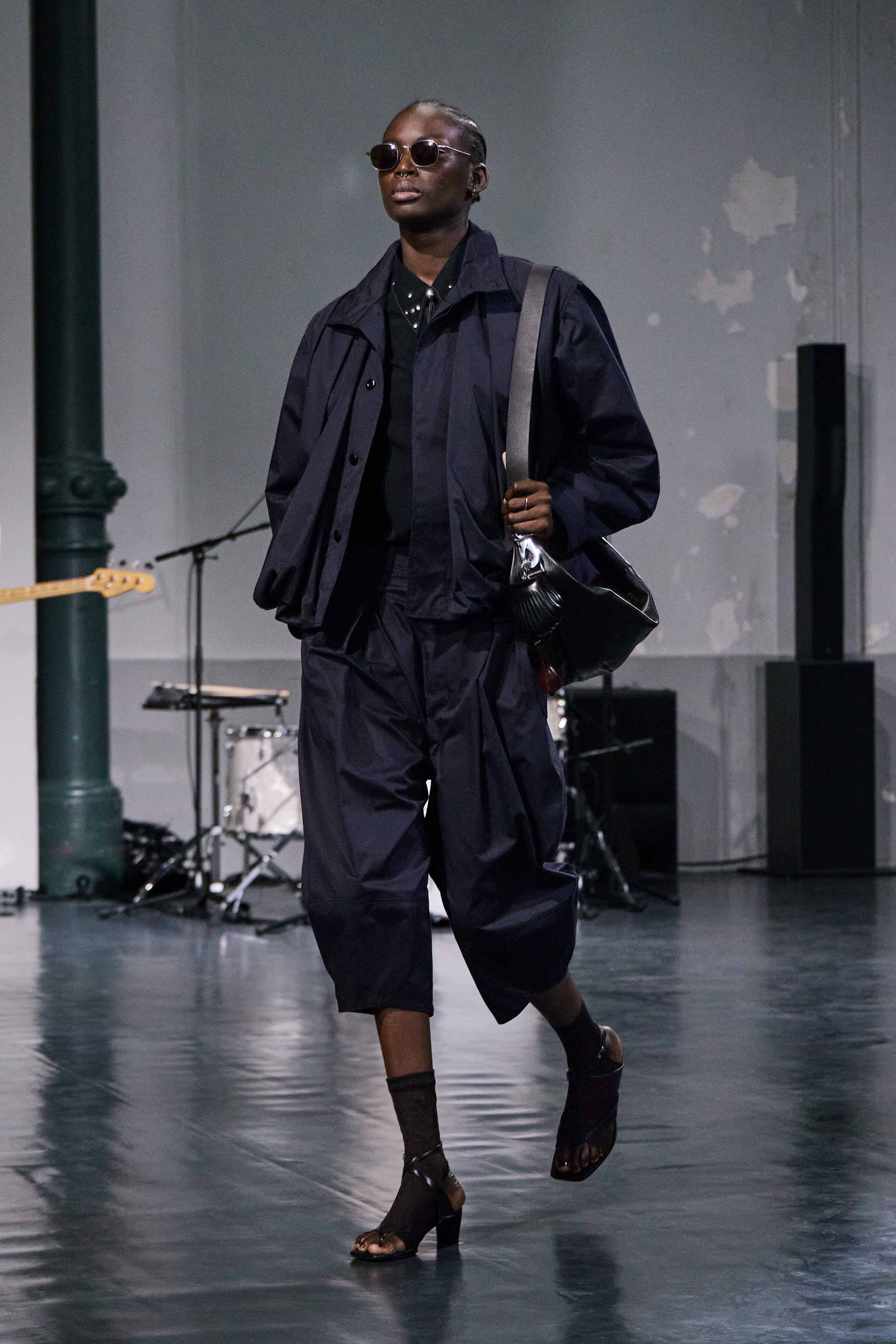 LOOK 33