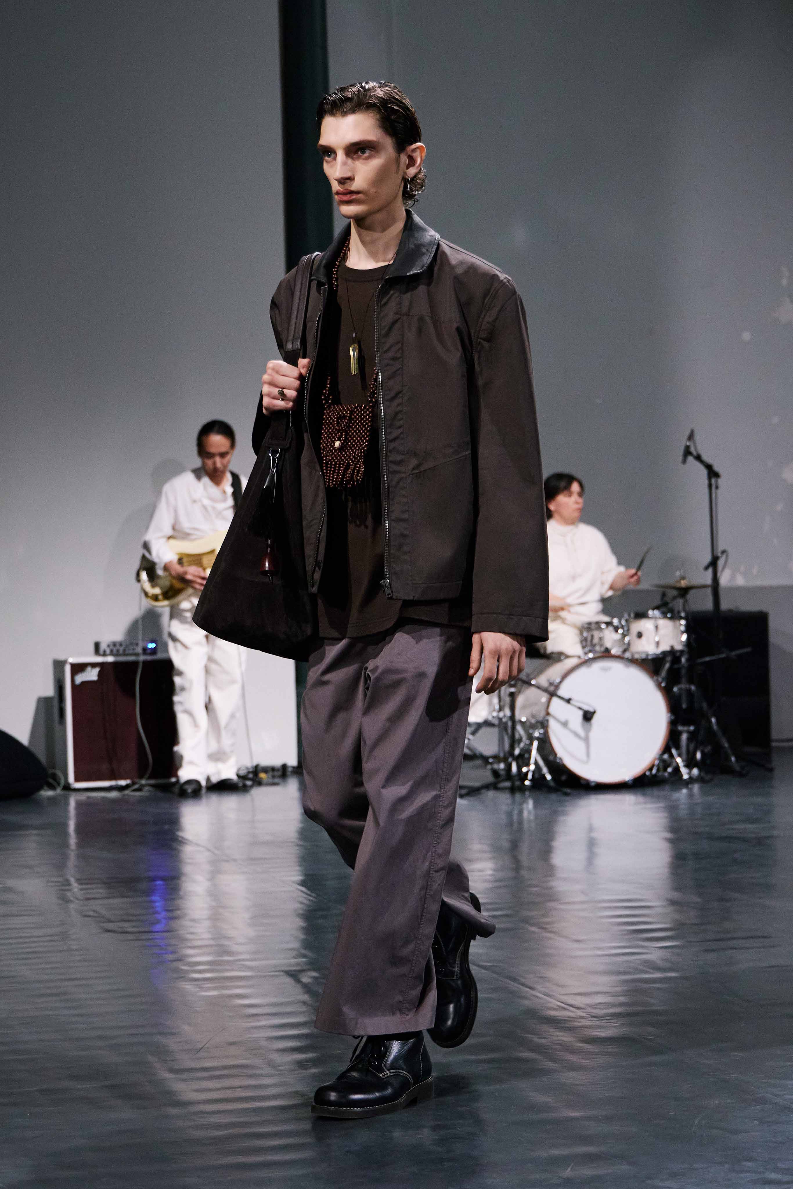 LOOK 34